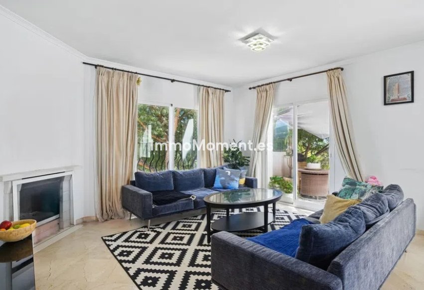 Resale - Apartment - Marbella - Nueva Andalucía