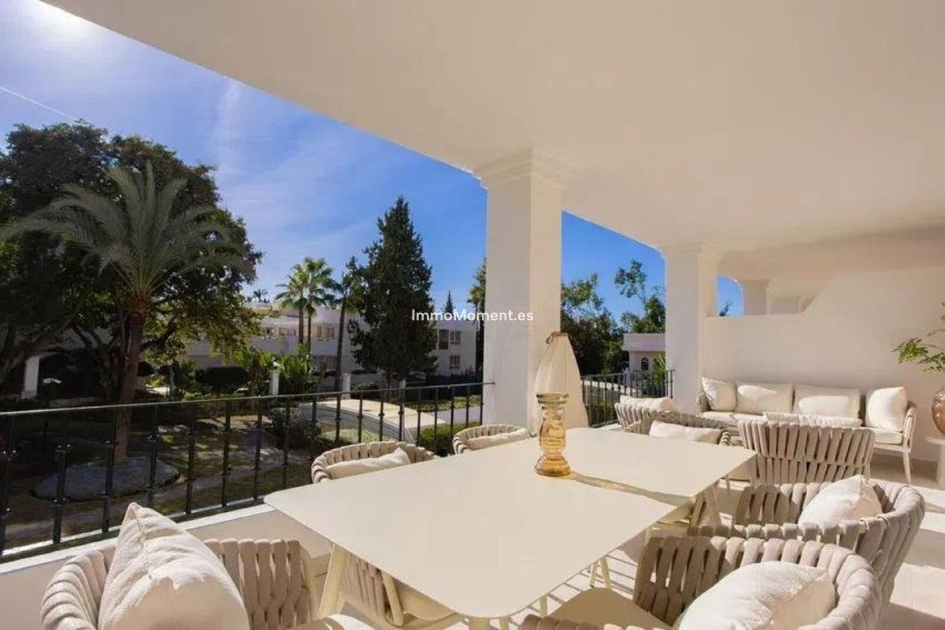 Resale - Apartment - Marbella - Nueva Andalucía