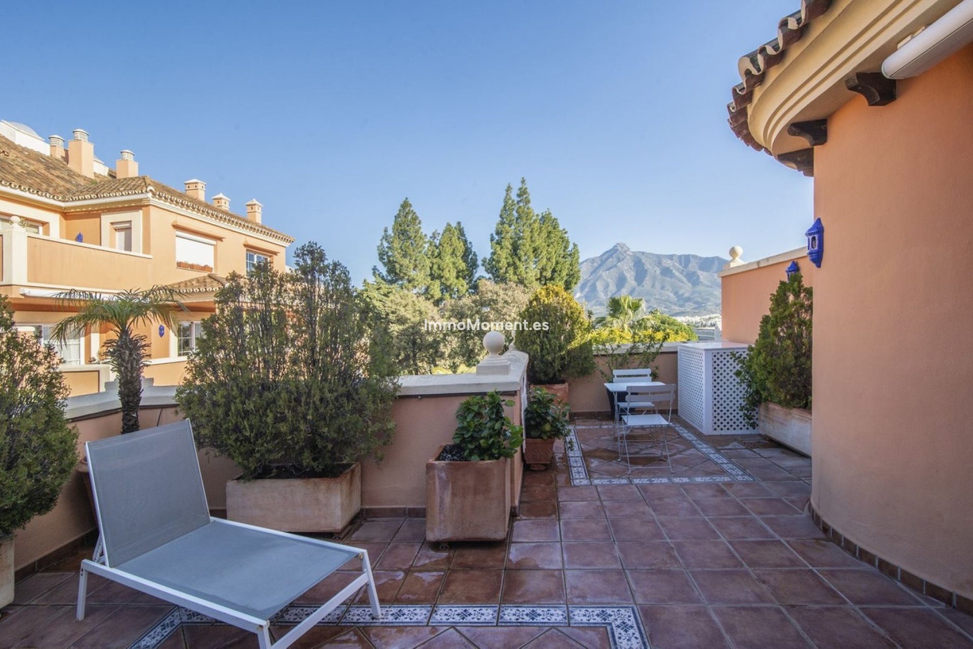 Resale - Apartment - Marbella - Nueva Andalucía