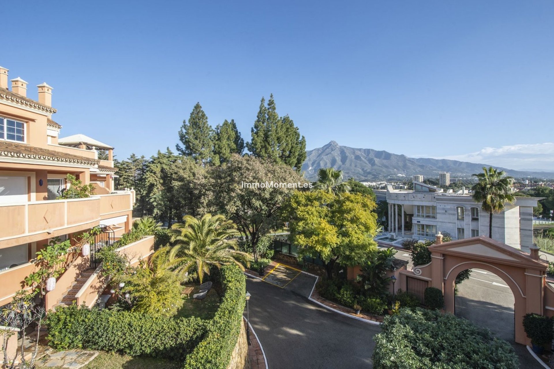 Resale - Apartment - Marbella - Nueva Andalucía