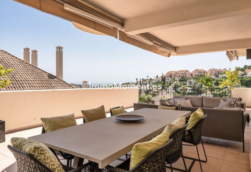 Resale - Apartment - Marbella - Nueva Andalucía