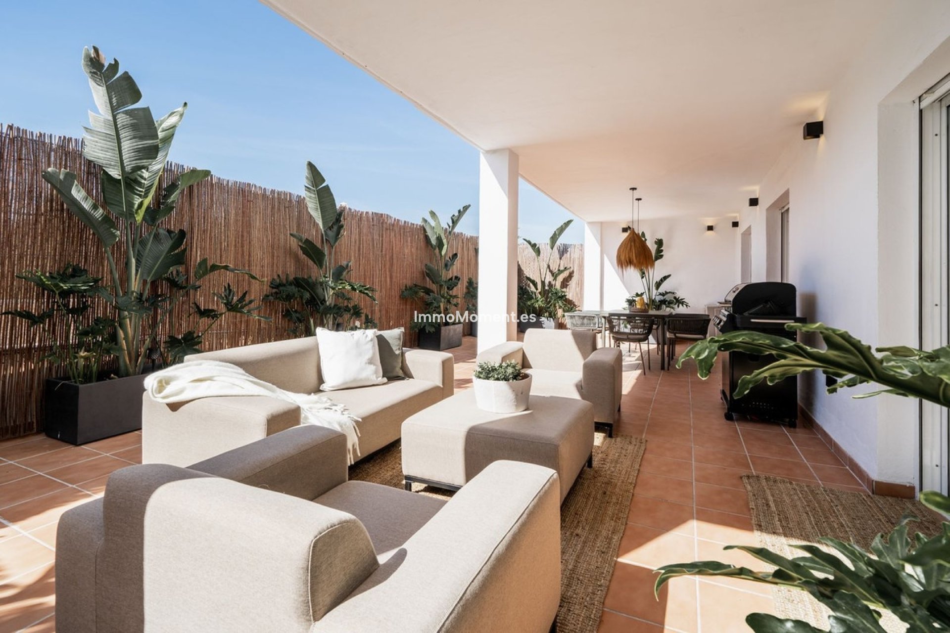 Resale - Apartment - Marbella - Nueva Andalucía