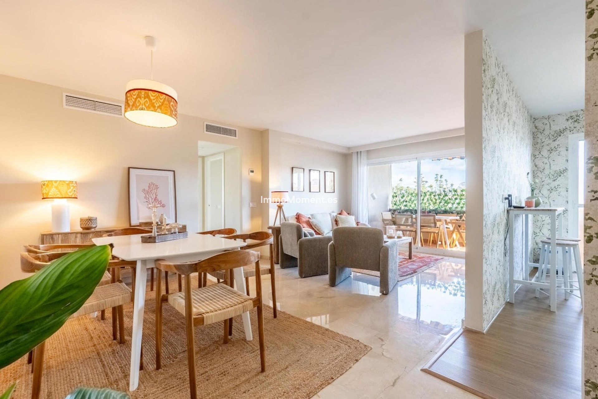 Resale - Apartment - Marbella - Nueva Andalucía