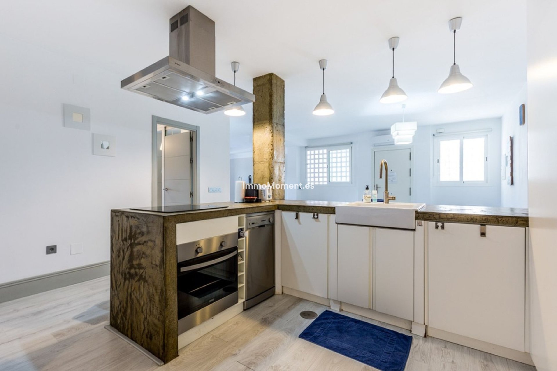 Resale - Apartment - Marbella - Nueva Andalucía