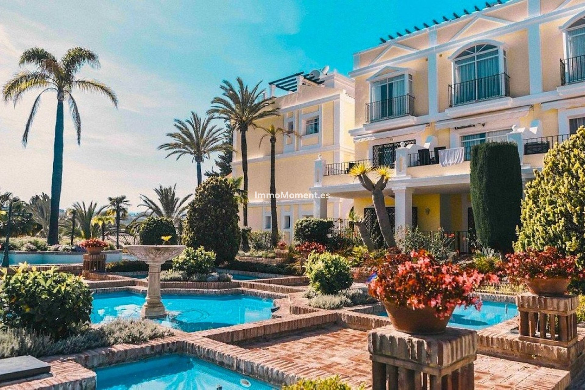 Resale - Apartment - Marbella - Nueva Andalucía