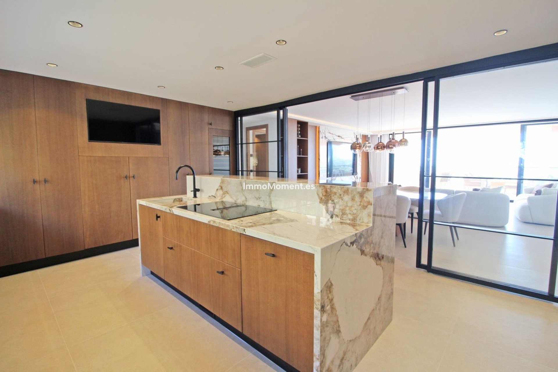 Resale - Apartment - Marbella - Nueva Andalucía