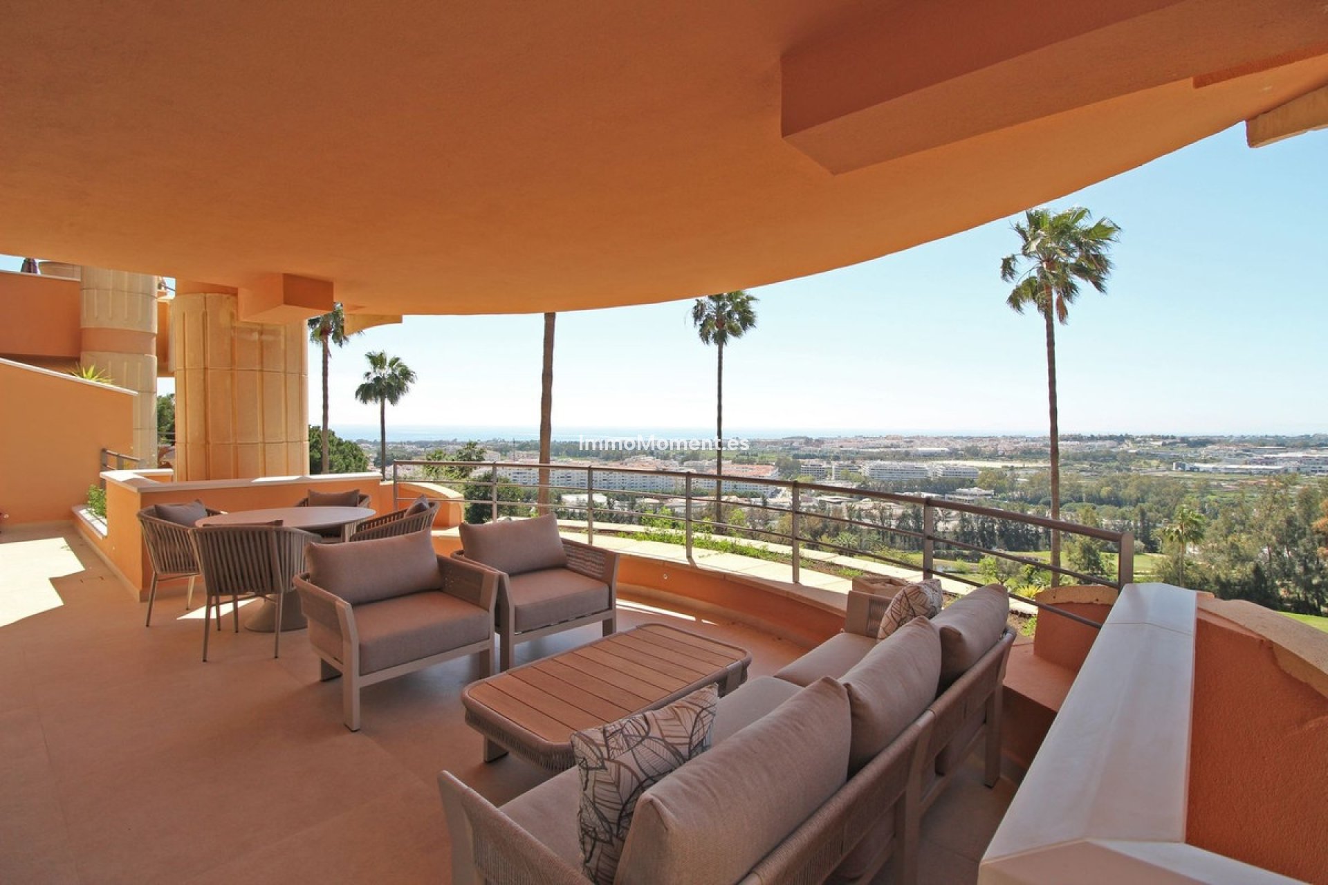 Resale - Apartment - Marbella - Nueva Andalucía