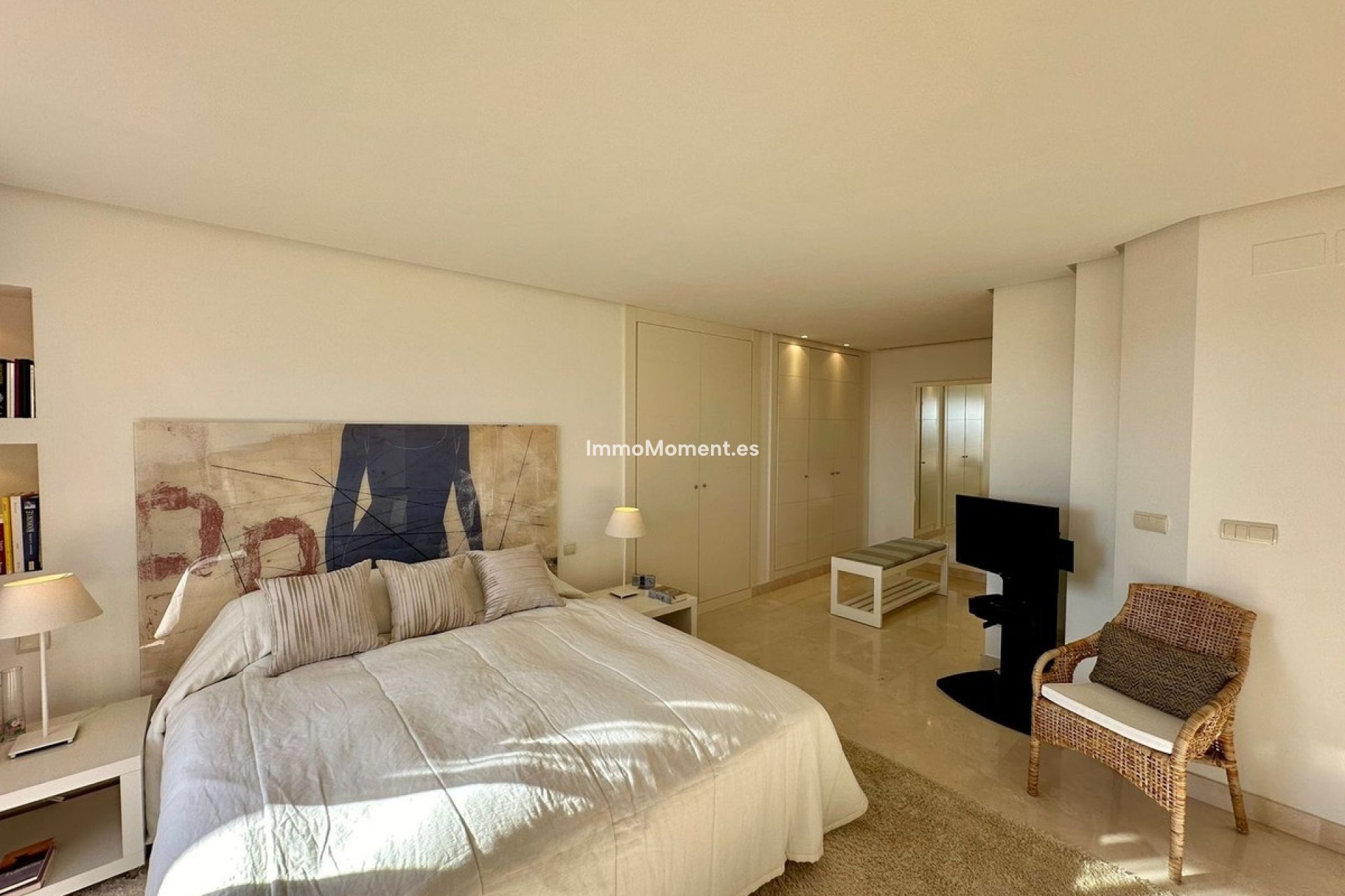 Resale - Apartment - Marbella - Nueva Andalucía