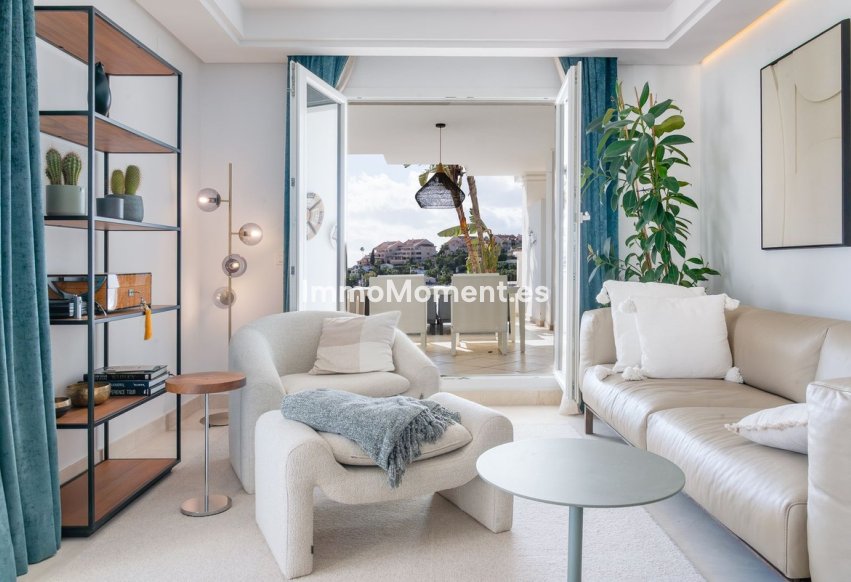 Resale - Apartment - Marbella - Nueva Andalucía