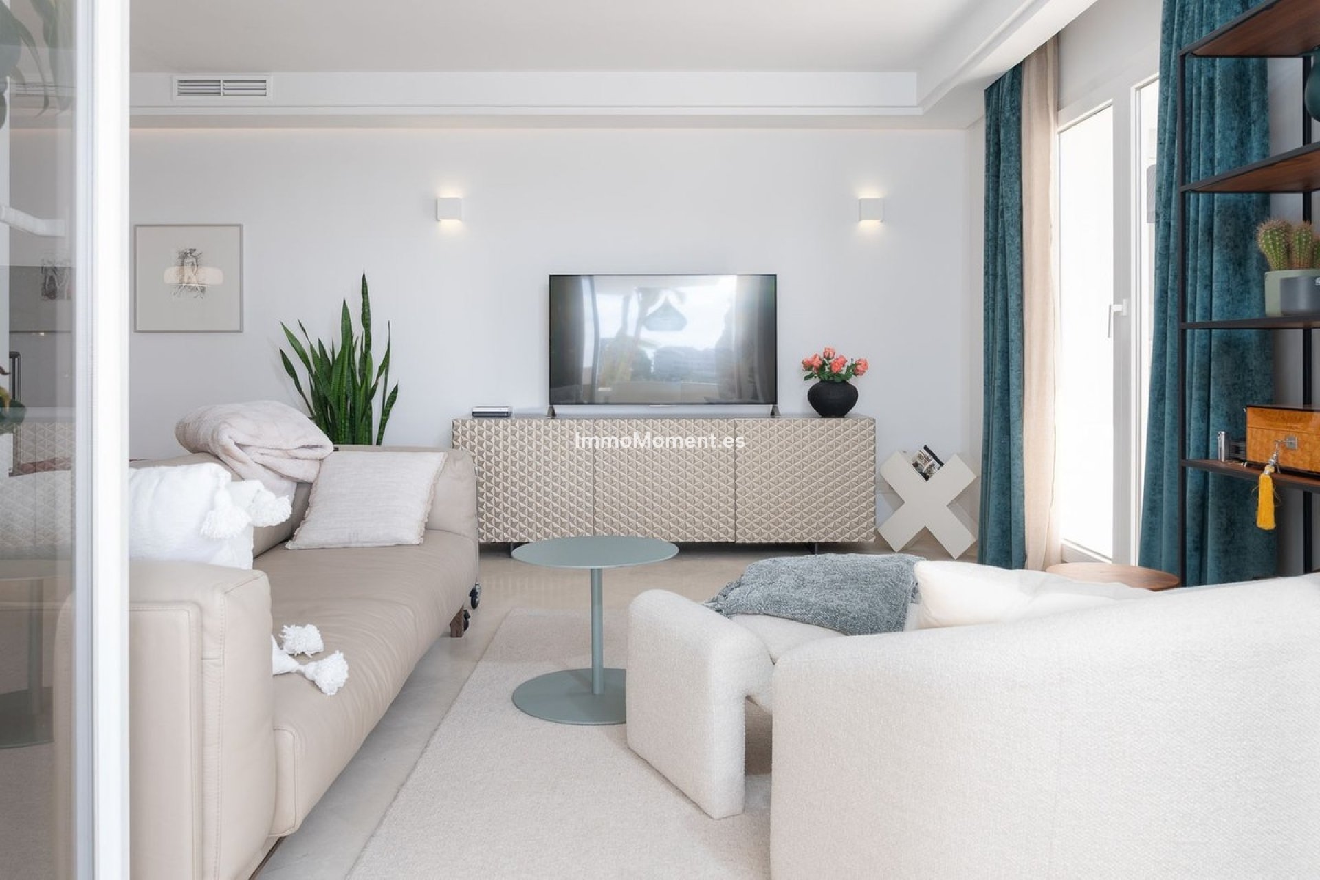 Resale - Apartment - Marbella - Nueva Andalucía