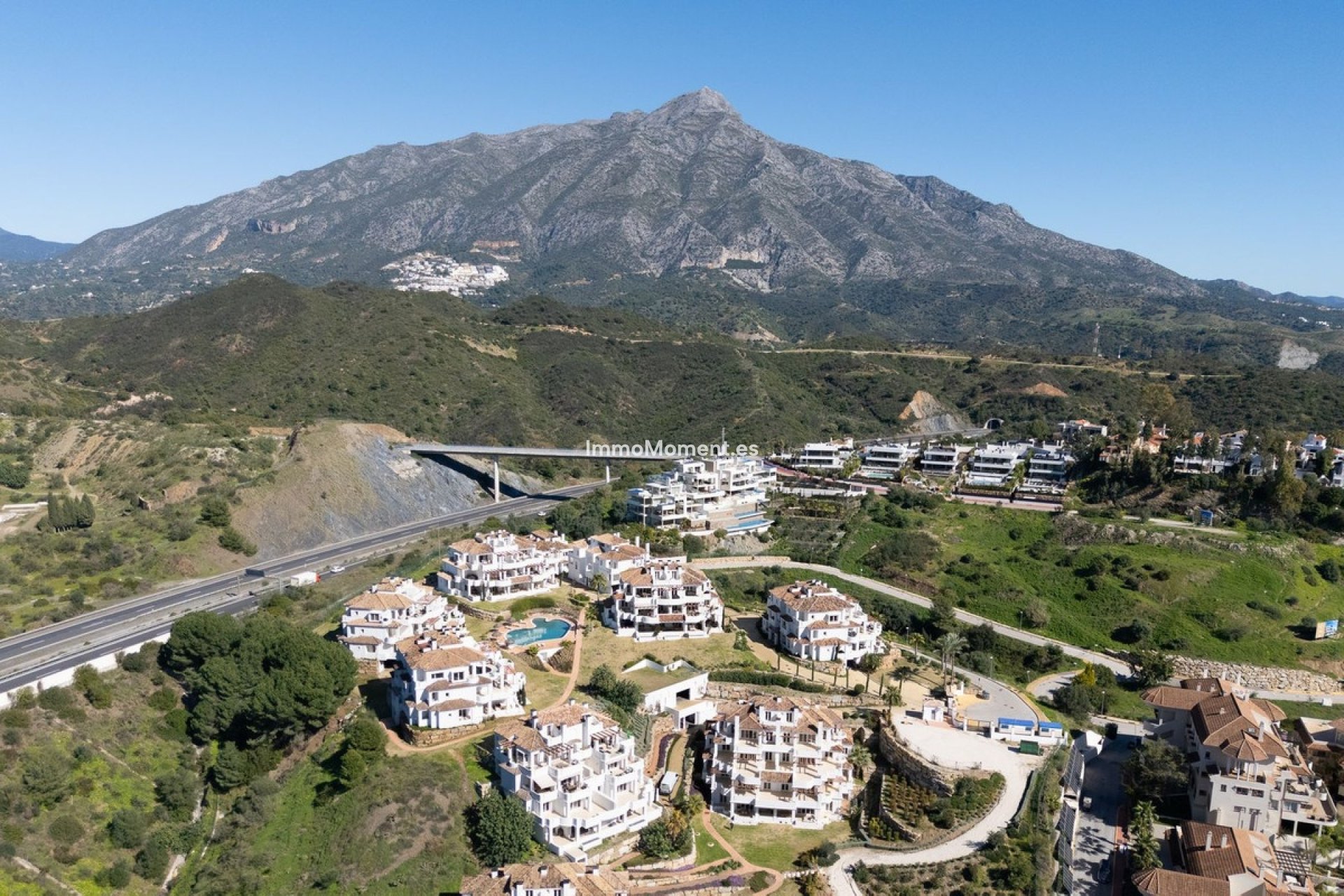 Resale - Apartment - Marbella - Nueva Andalucía
