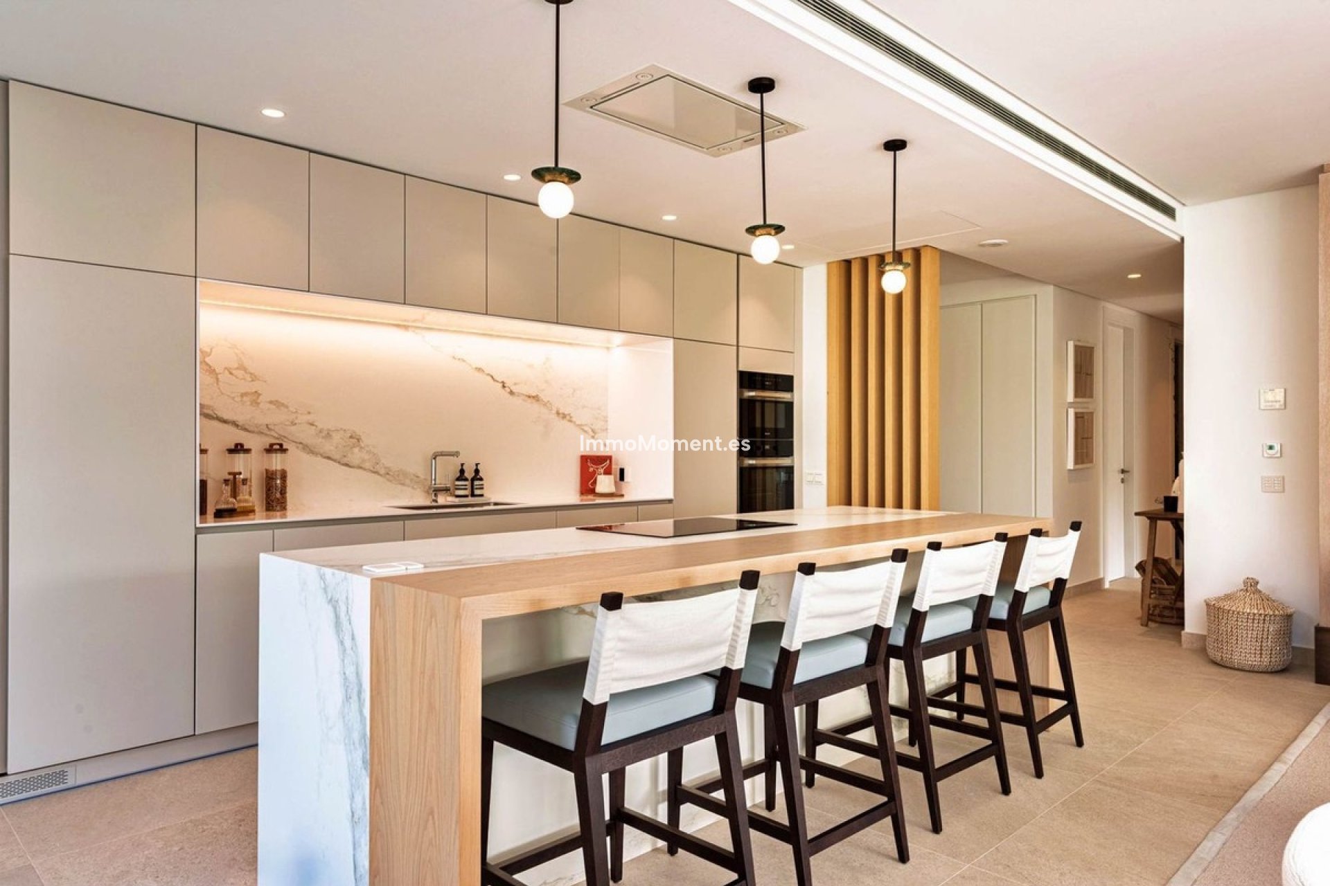 Resale - Apartment - Marbella - Nueva Andalucía