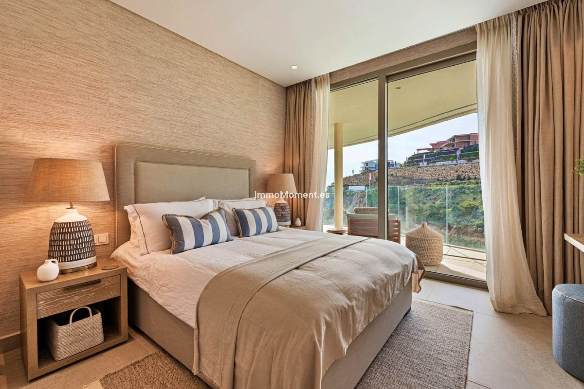 Resale - Apartment - Marbella - Nueva Andalucía