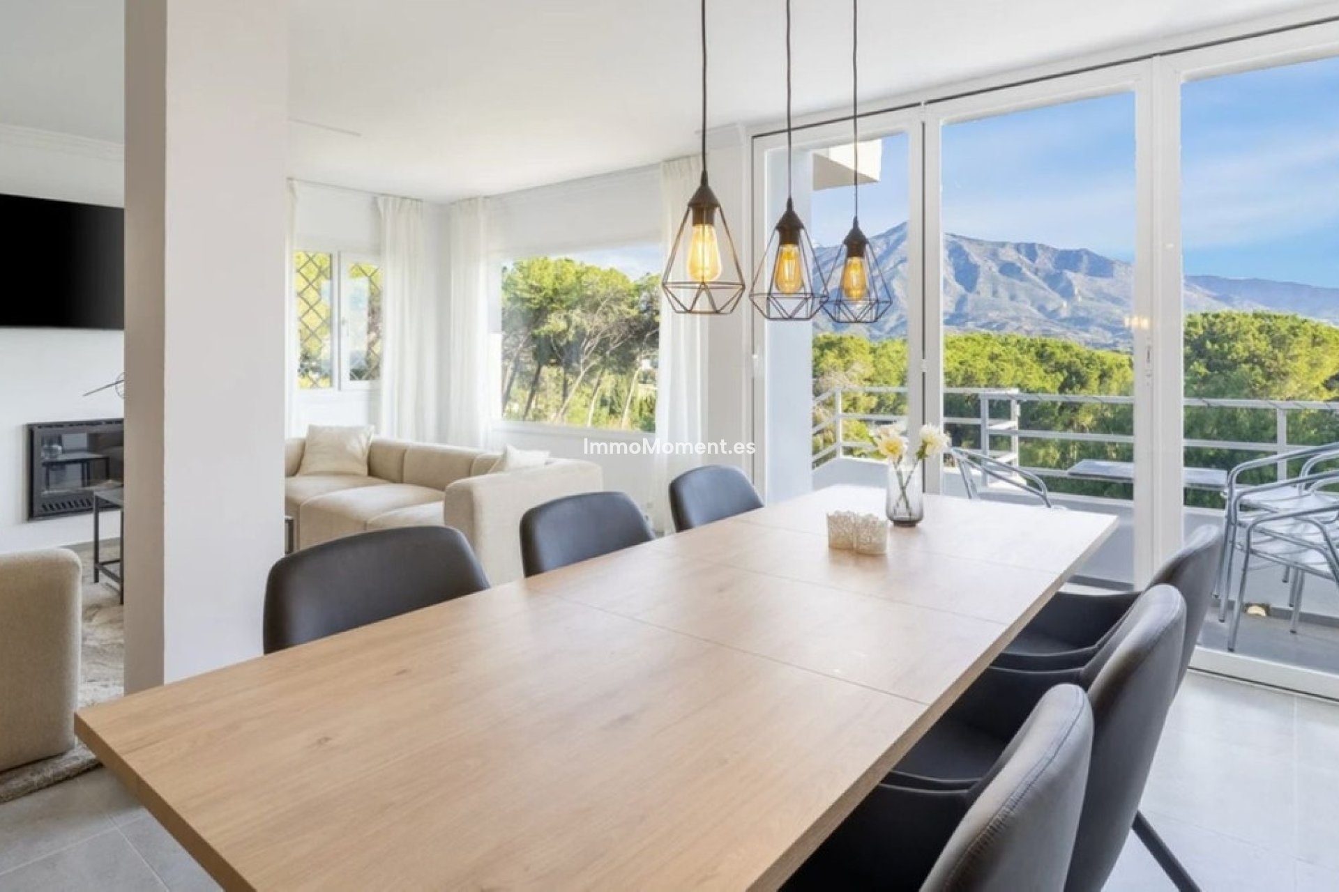 Resale - Apartment - Marbella - Nueva Andalucía