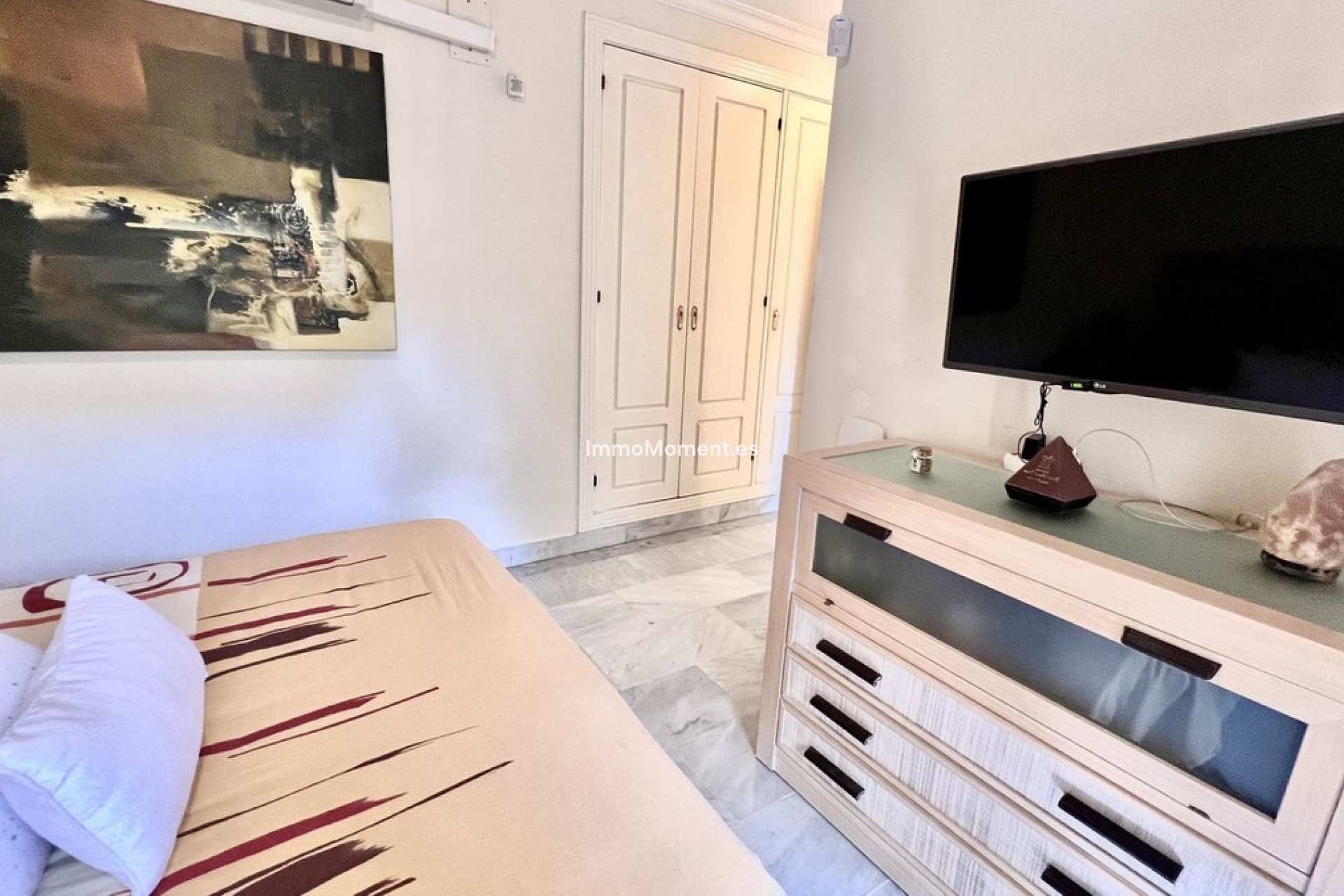 Resale - Apartment - Marbella - Nueva Andalucía