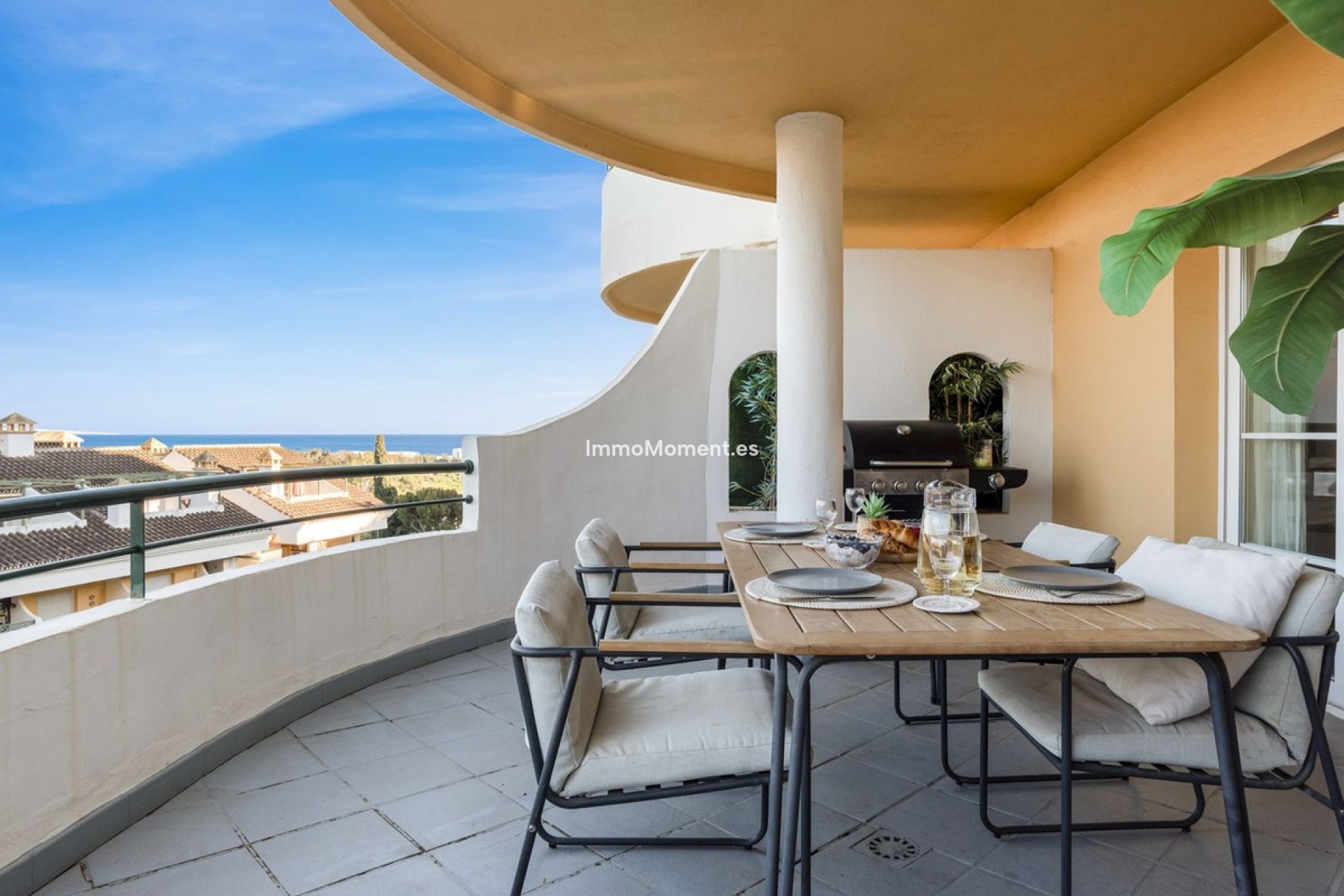 Resale - Apartment - Marbella - Nueva Andalucía