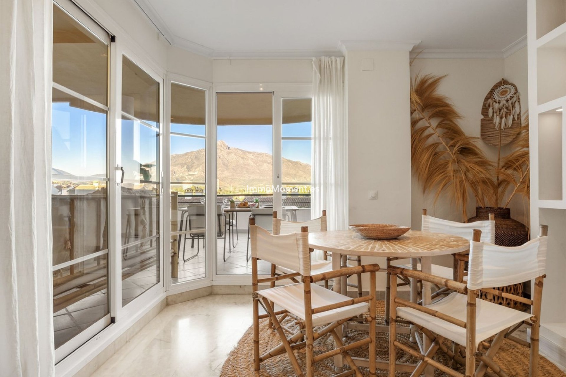 Resale - Apartment - Marbella - Nueva Andalucía