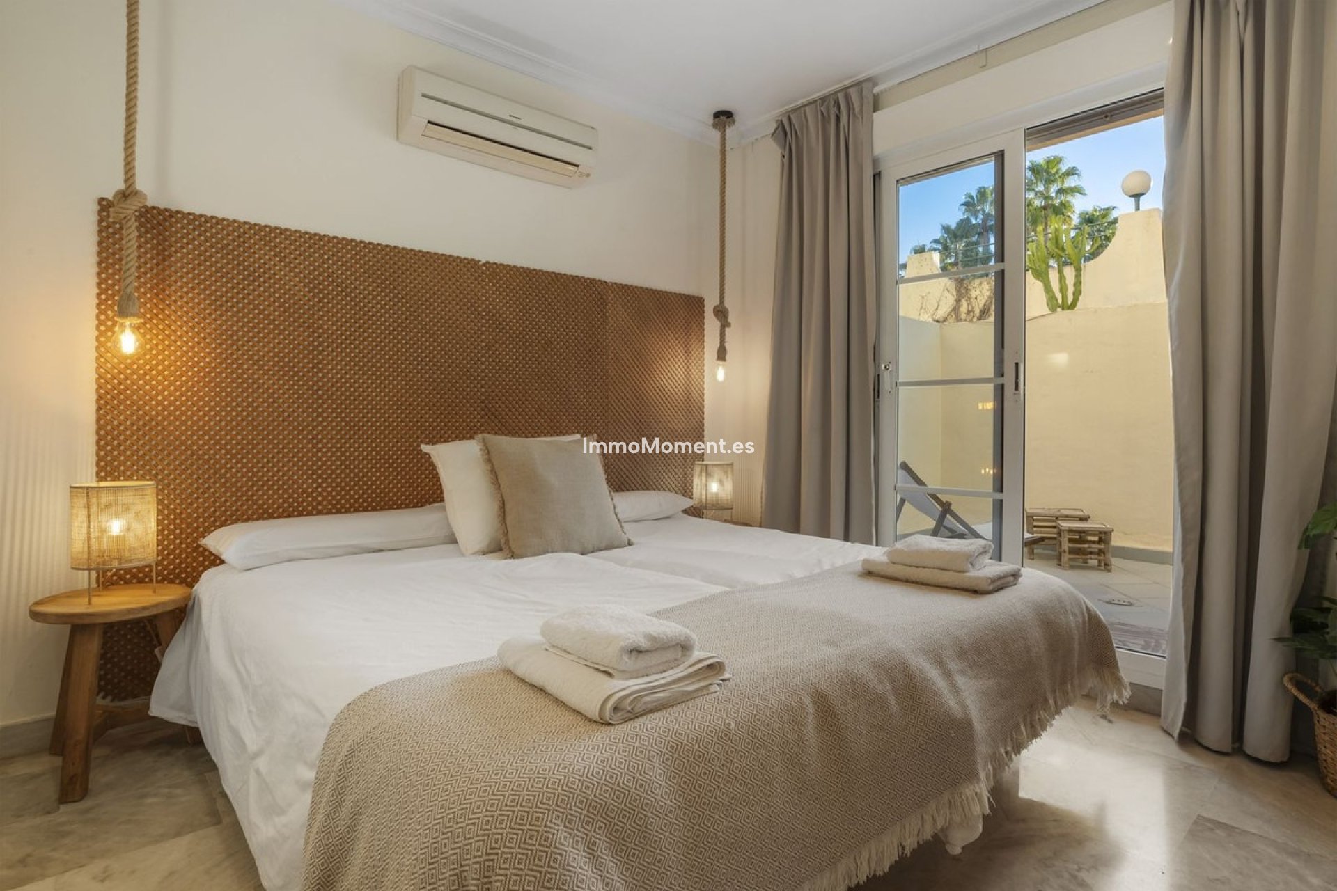 Resale - Apartment - Marbella - Nueva Andalucía