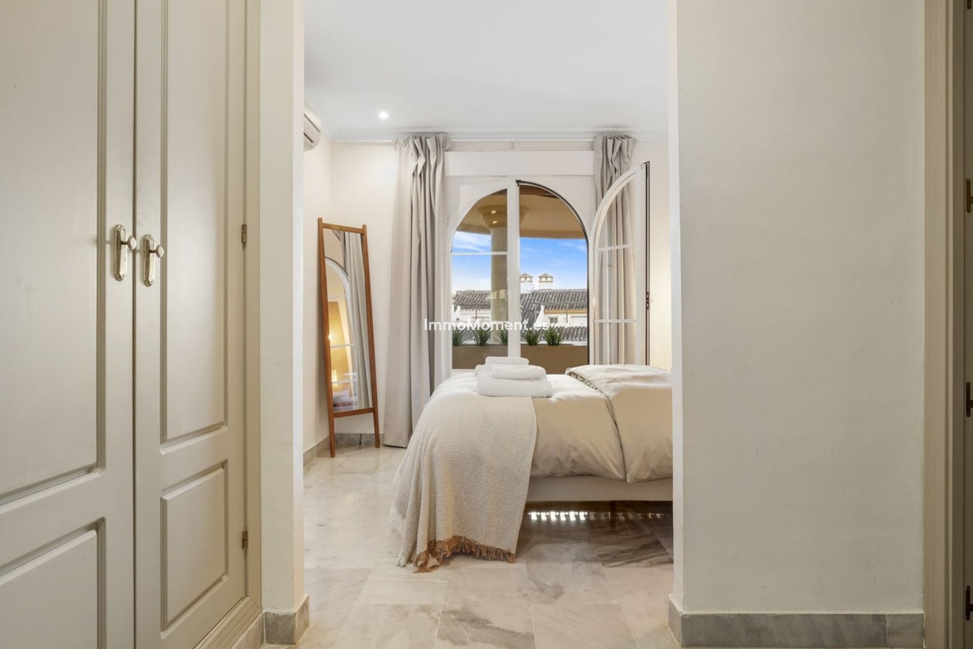 Resale - Apartment - Marbella - Nueva Andalucía