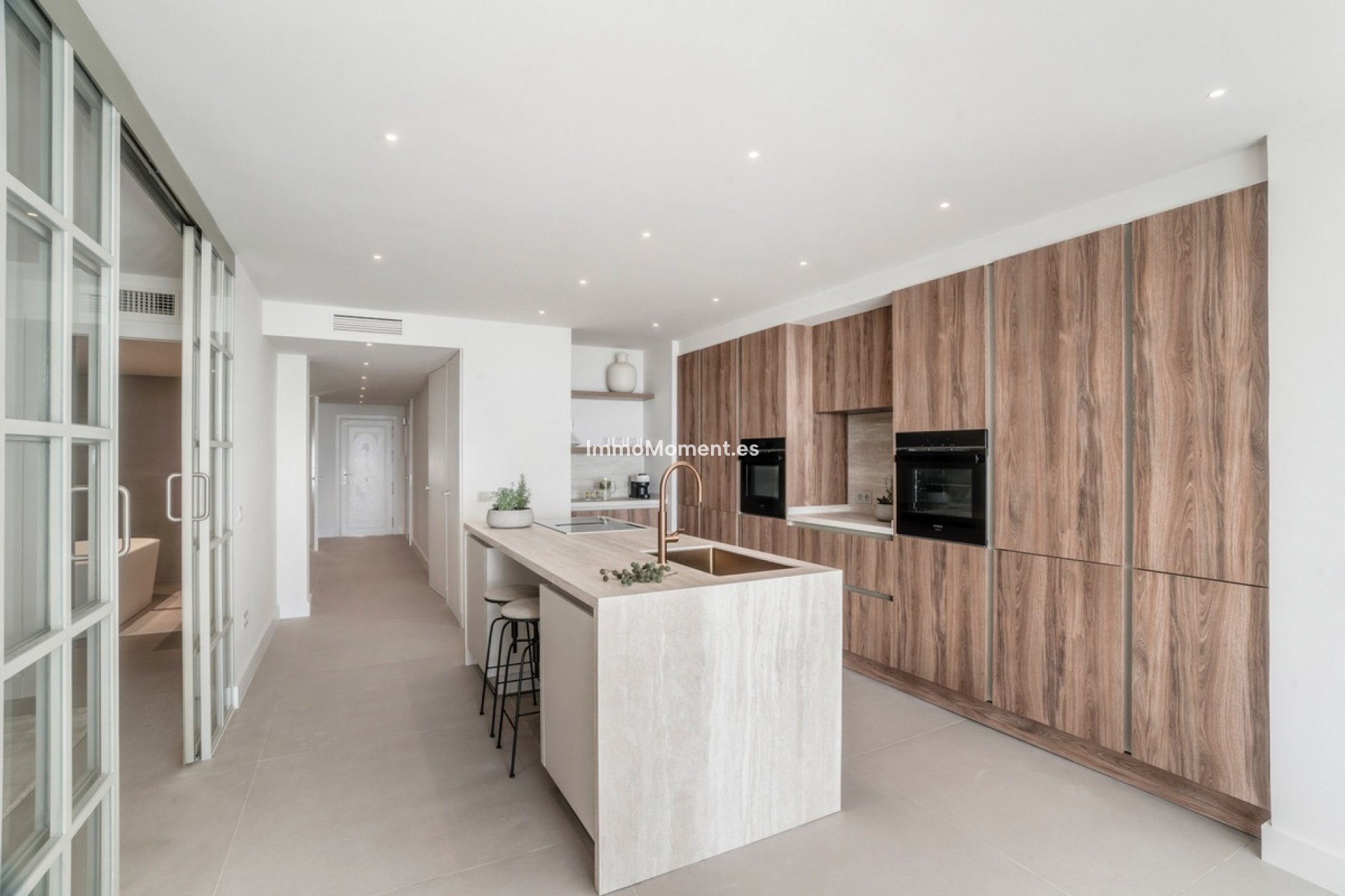 Resale - Apartment - Marbella - Nueva Andalucía