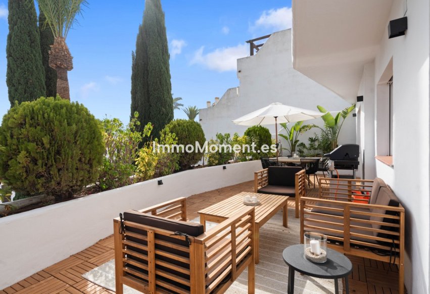 Resale - Apartment - Marbella - Nueva Andalucía