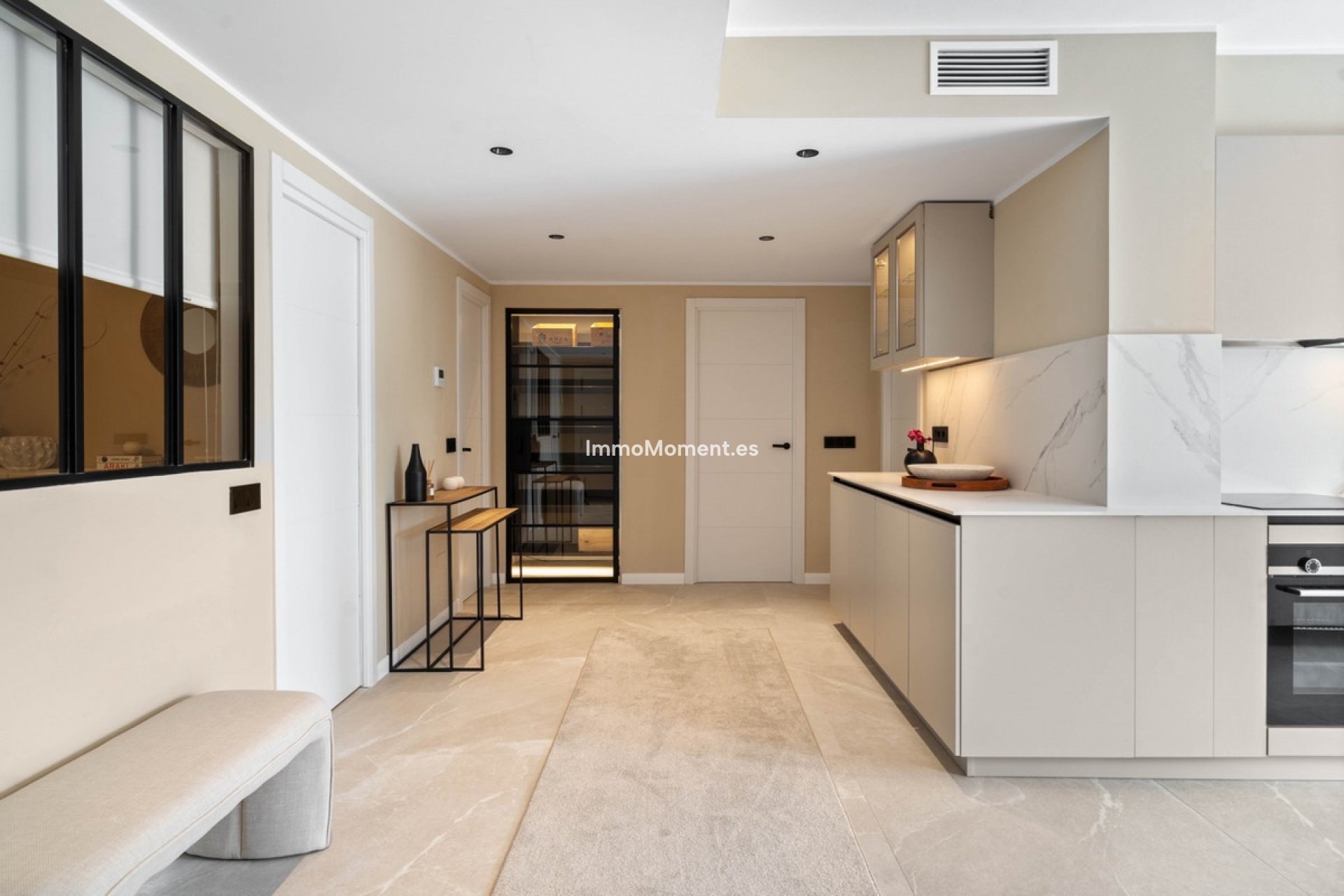 Resale - Apartment - Marbella - Nueva Andalucía