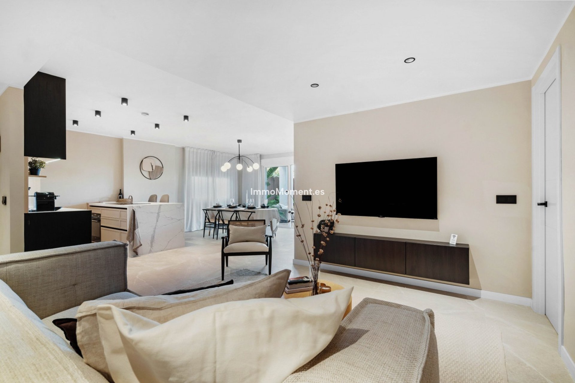 Resale - Apartment - Marbella - Nueva Andalucía