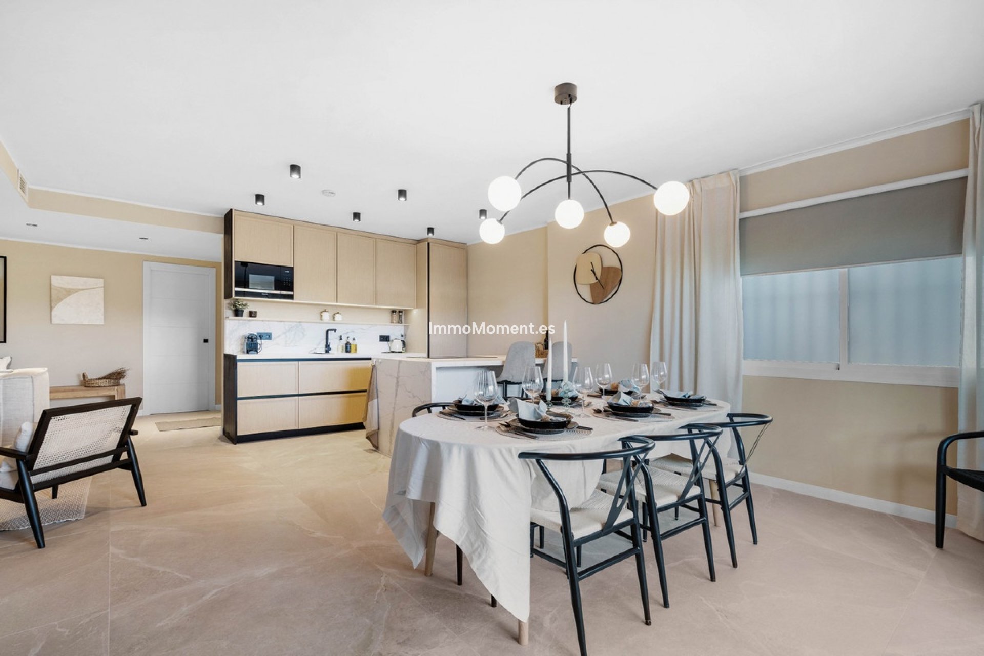 Resale - Apartment - Marbella - Nueva Andalucía