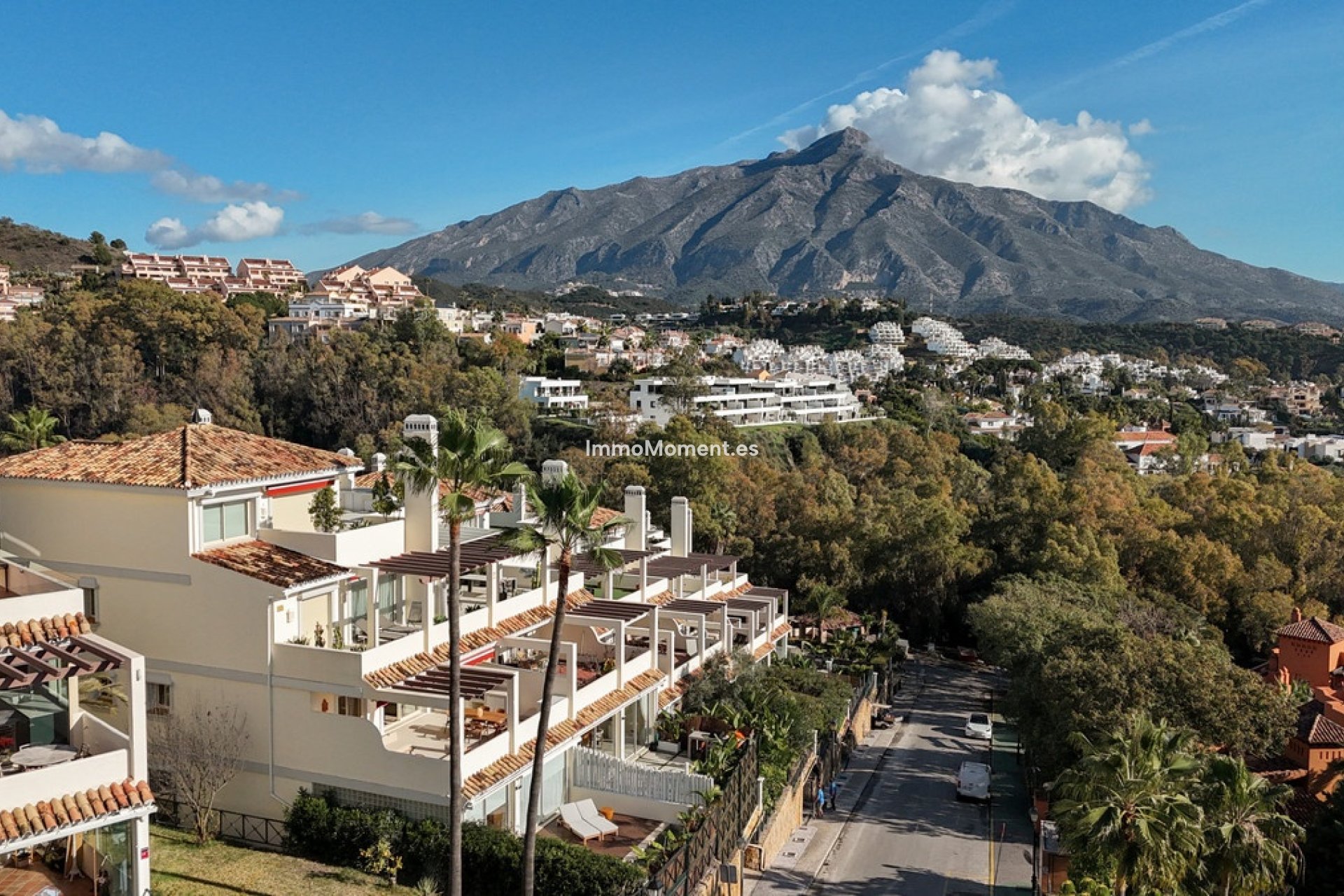 Resale - Apartment - Marbella - Nueva Andalucía