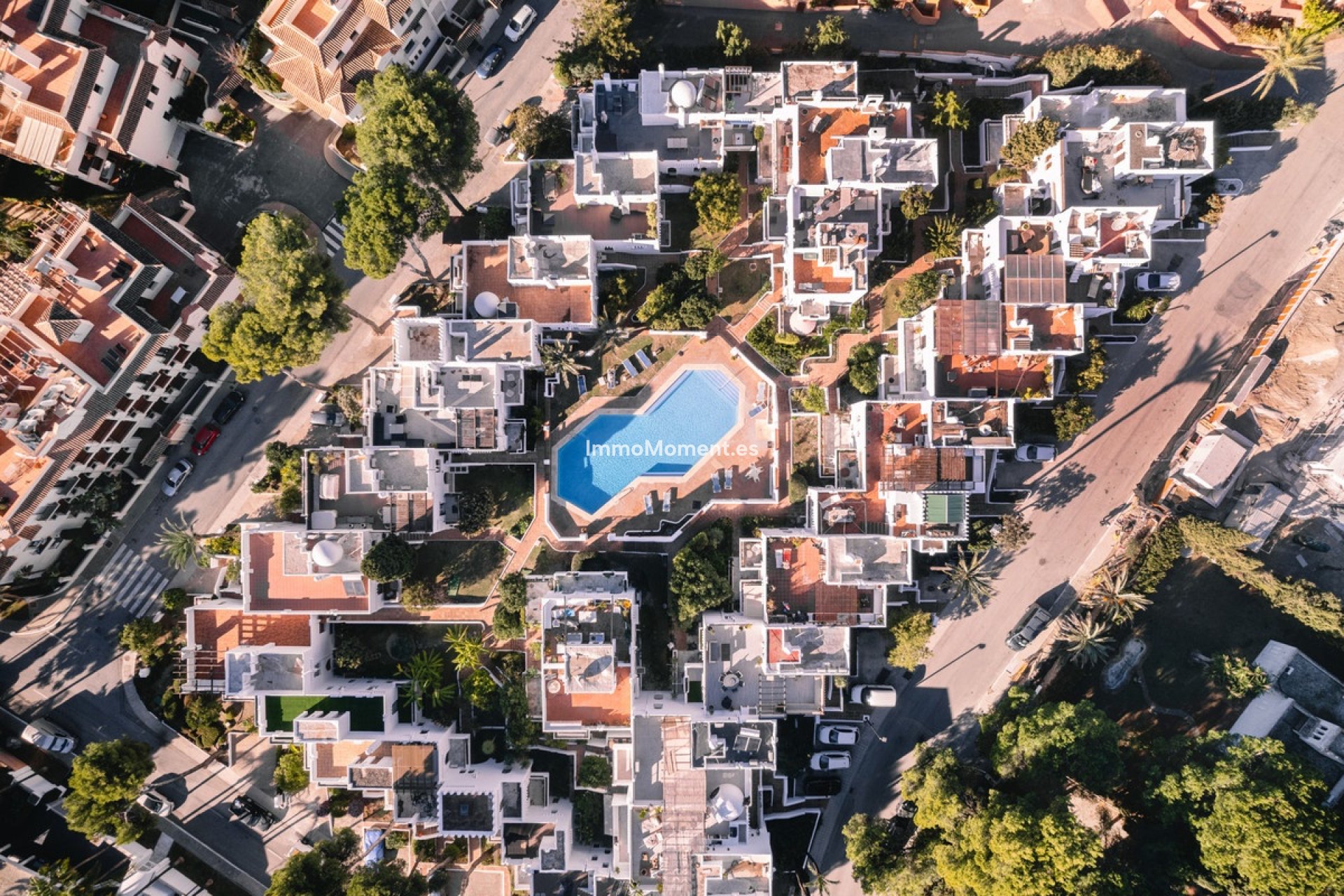 Resale - Apartment - Marbella - Nueva Andalucía