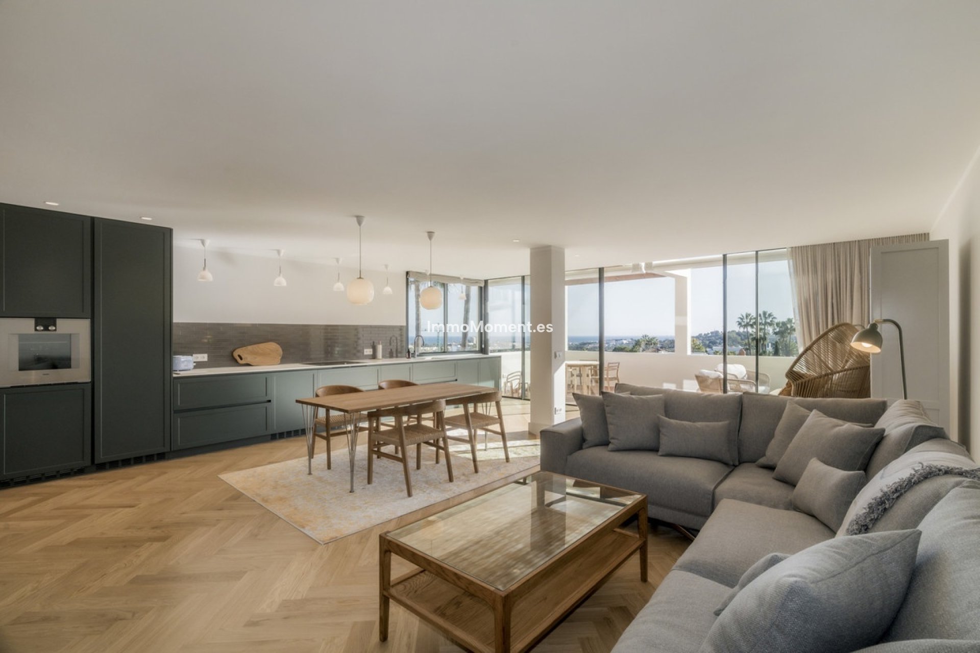 Resale - Apartment - Marbella - Nueva Andalucía