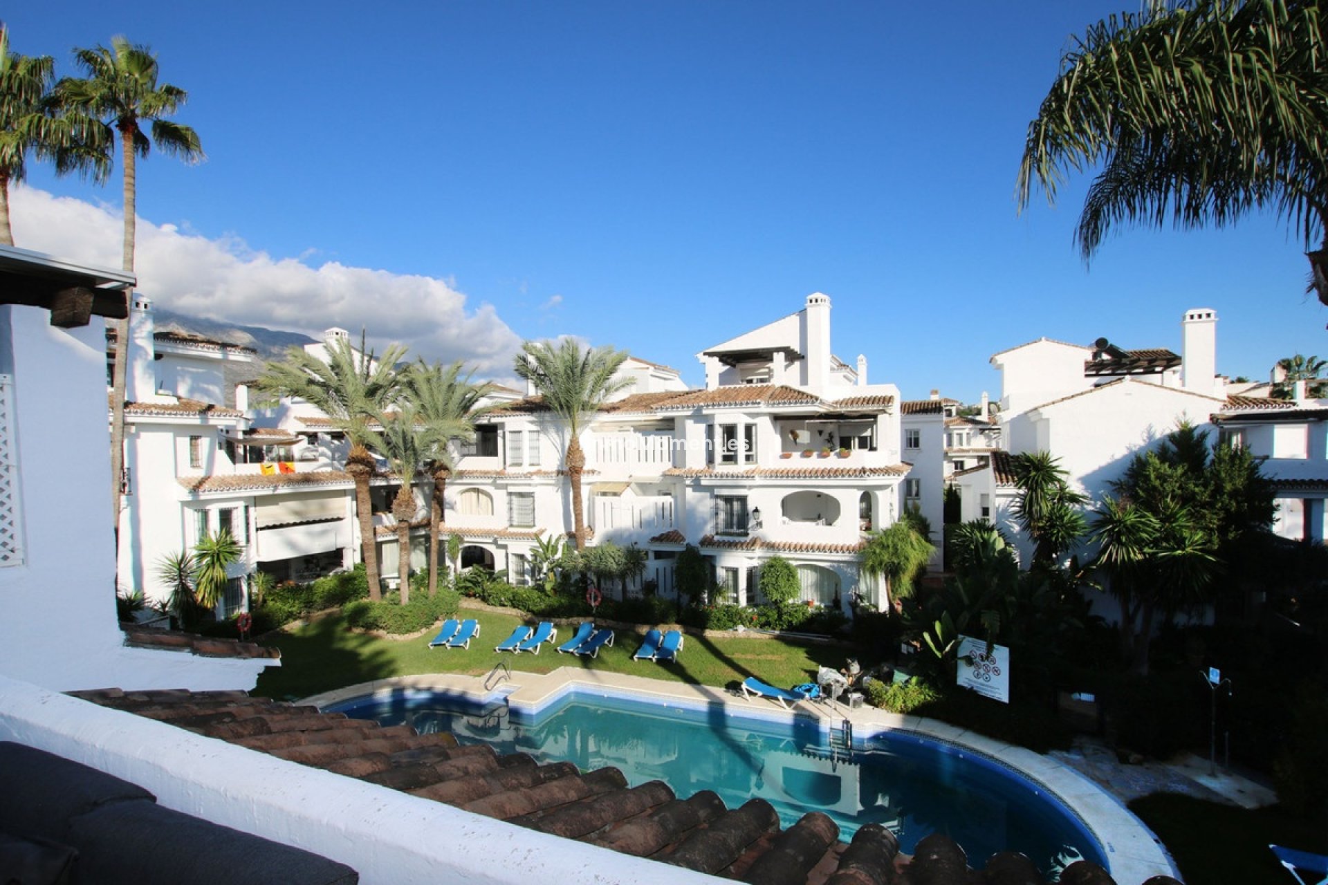 Resale - Apartment - Marbella - Nueva Andalucía