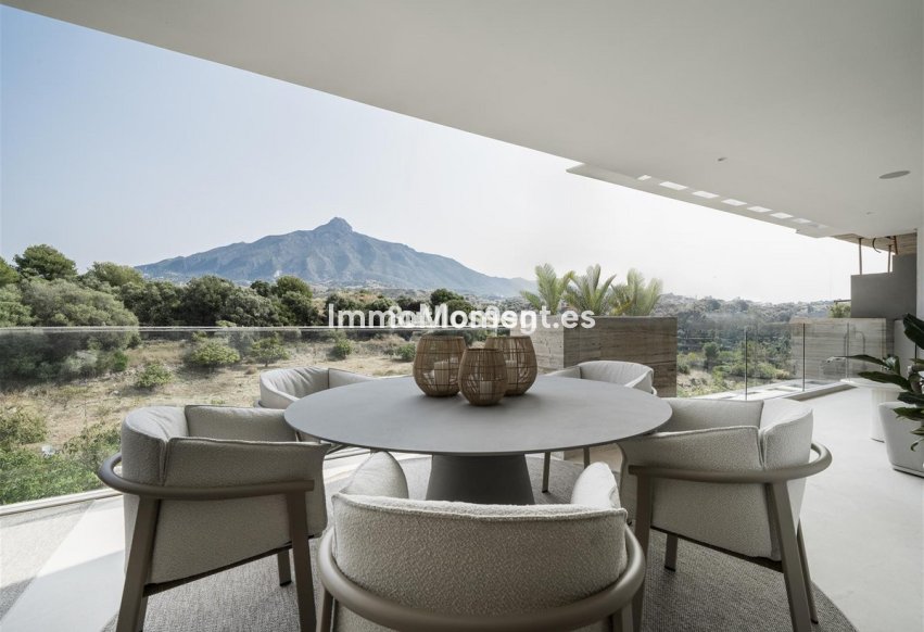 Resale - Apartment - Marbella - Nueva Andalucía
