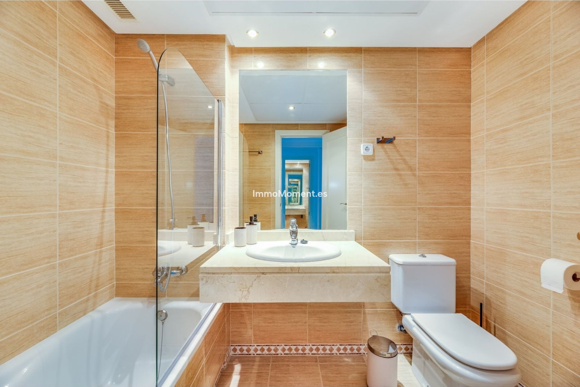 Resale - Apartment - Marbella - Nueva Andalucía