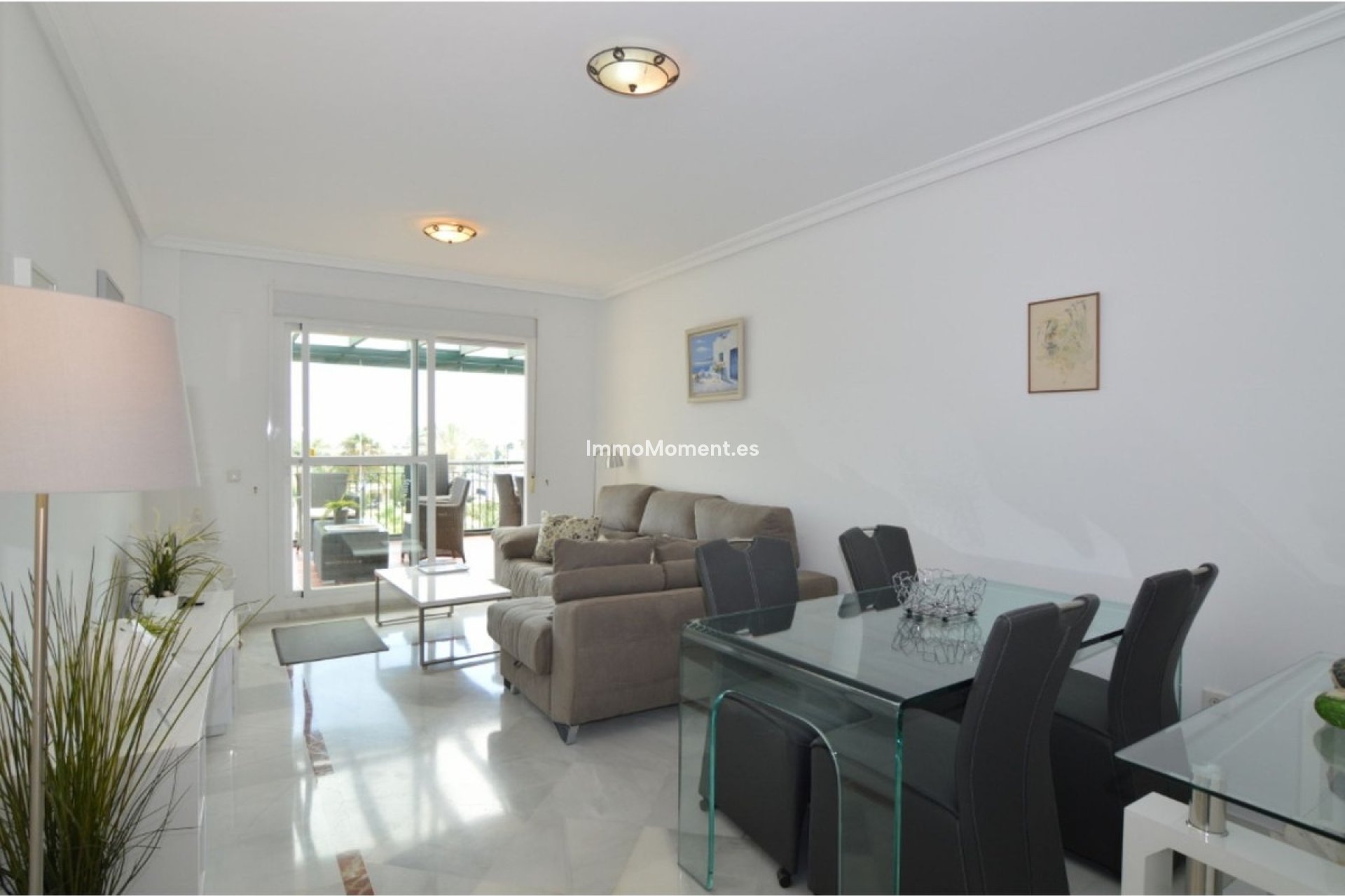 Resale - Apartment - Marbella - Nueva Andalucía