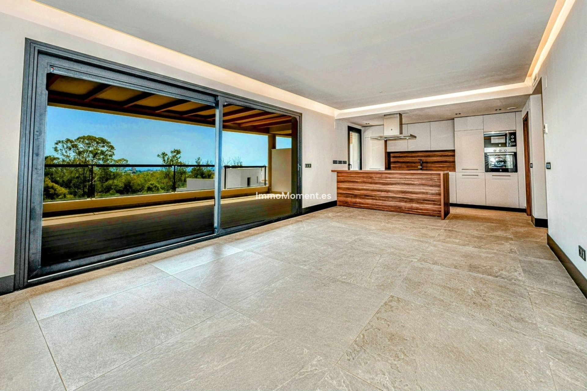 Resale - Apartment - Marbella - Nueva Andalucía