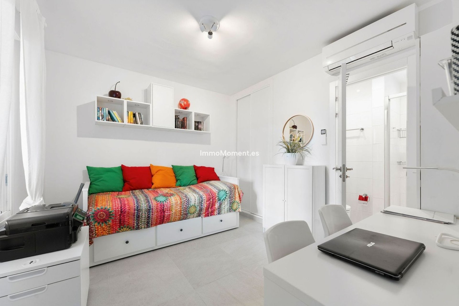 Resale - Apartment - Marbella - Nueva Andalucía