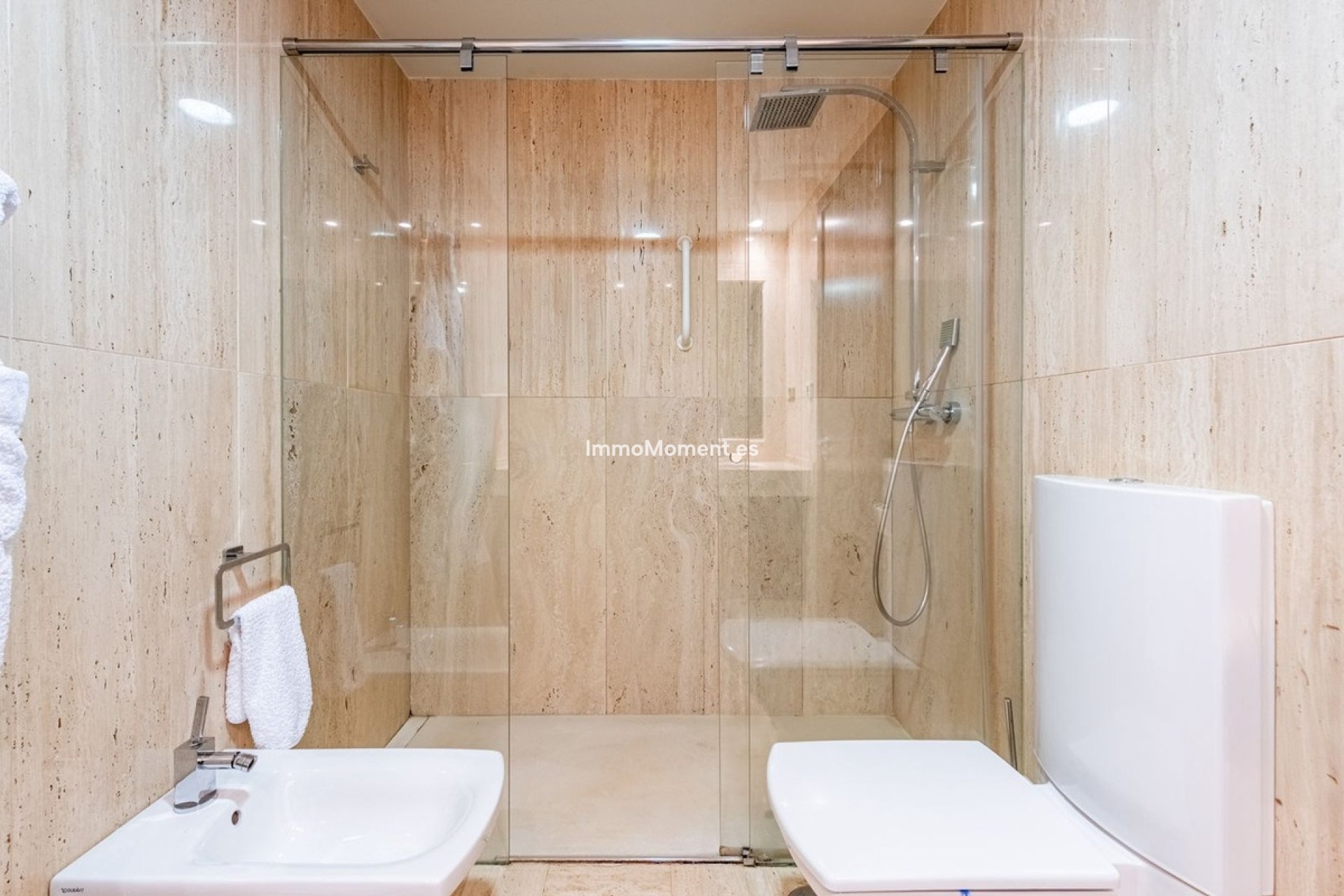 Resale - Apartment - Marbella - Nueva Andalucía