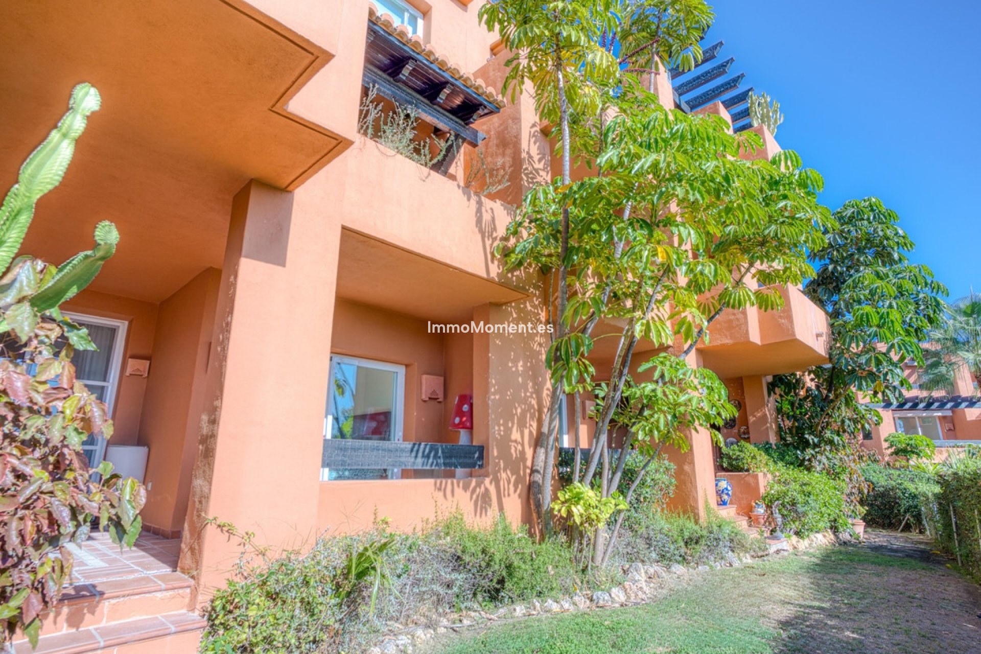 Resale - Apartment - Marbella - Nueva Andalucía