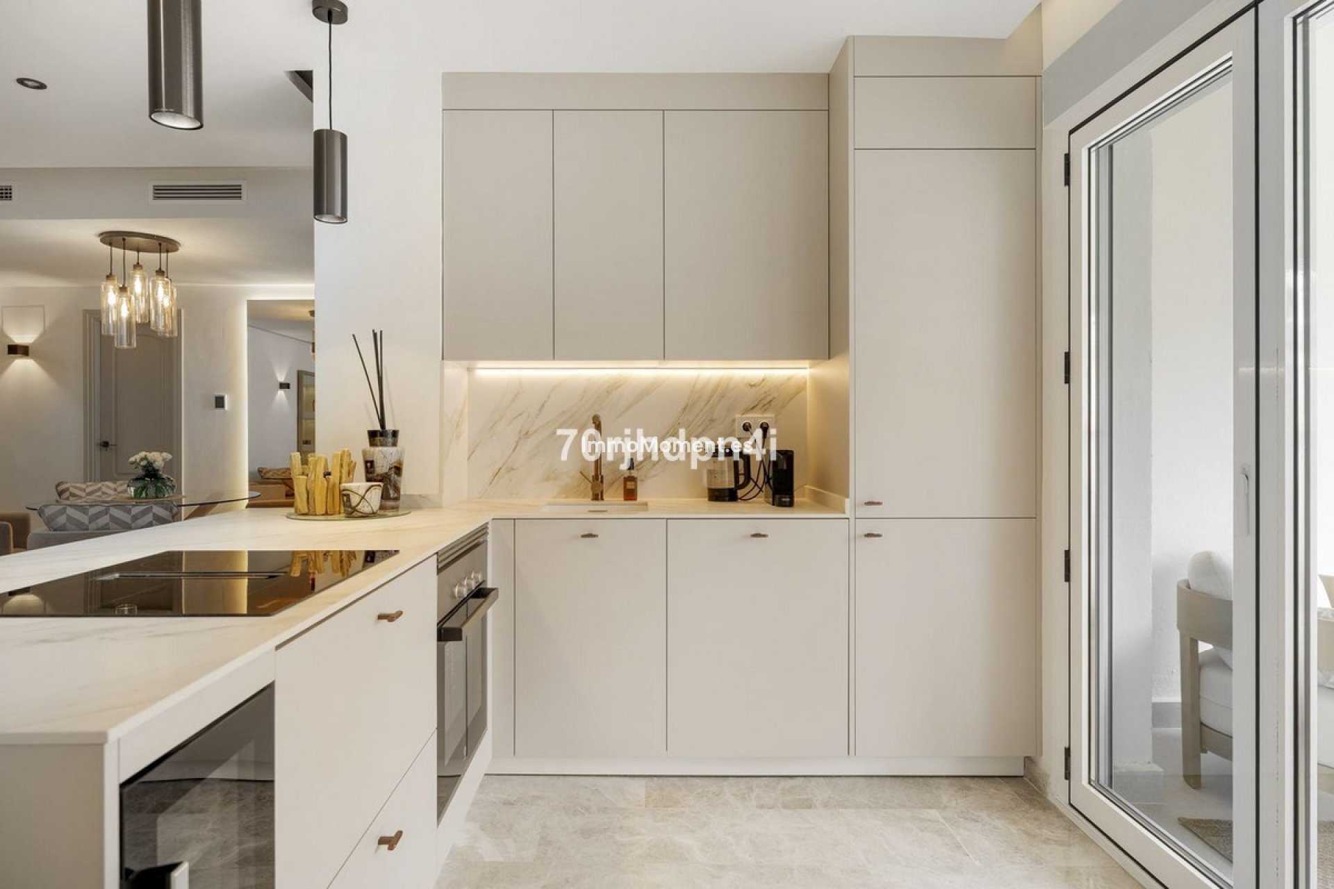 Resale - Apartment - Marbella - Nueva Andalucía