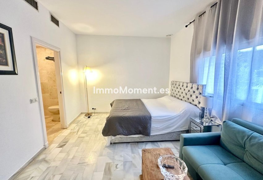 Resale - Apartment - Marbella - Nueva Andalucía