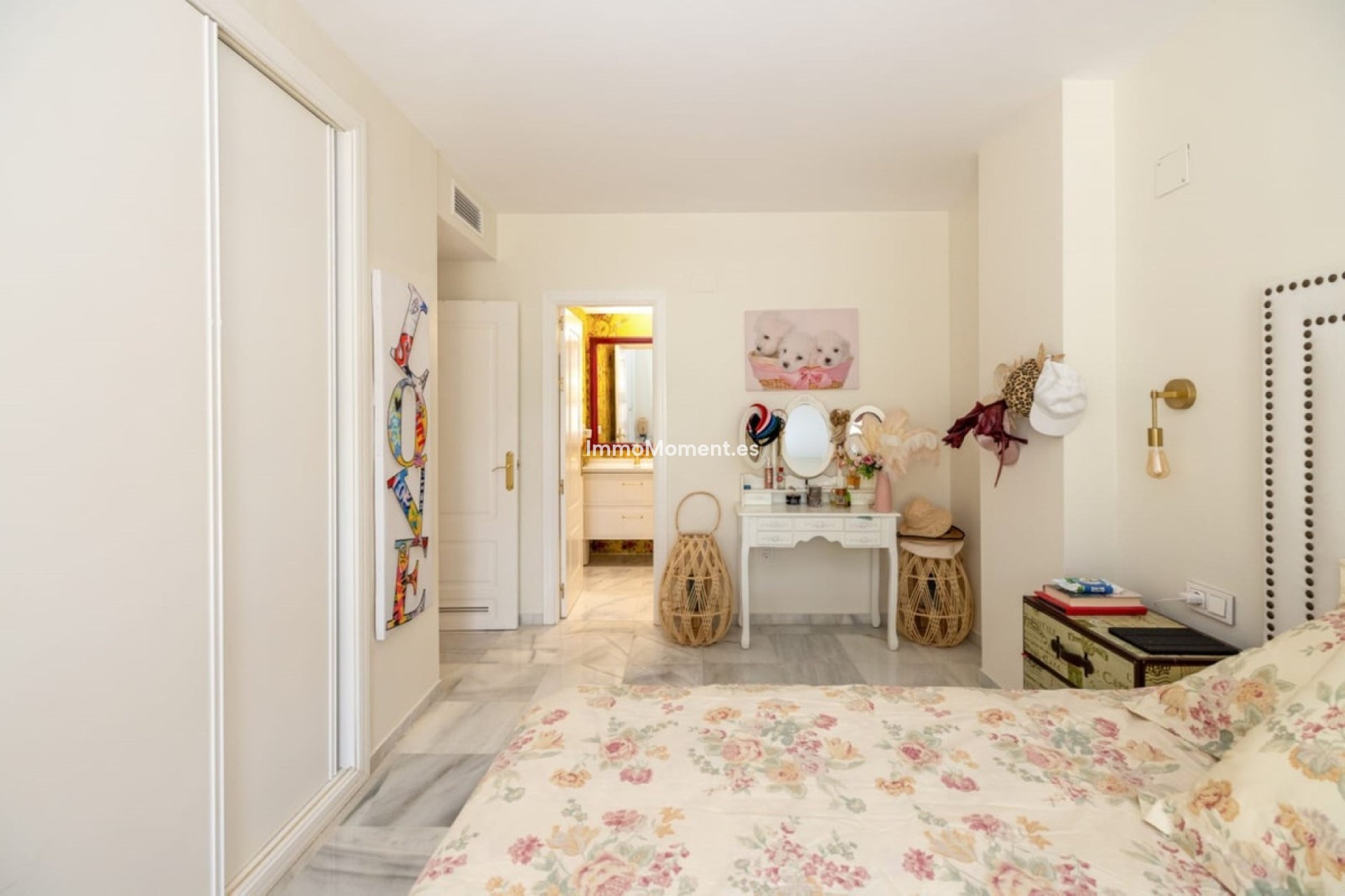 Resale - Apartment - Marbella - Nueva Andalucía