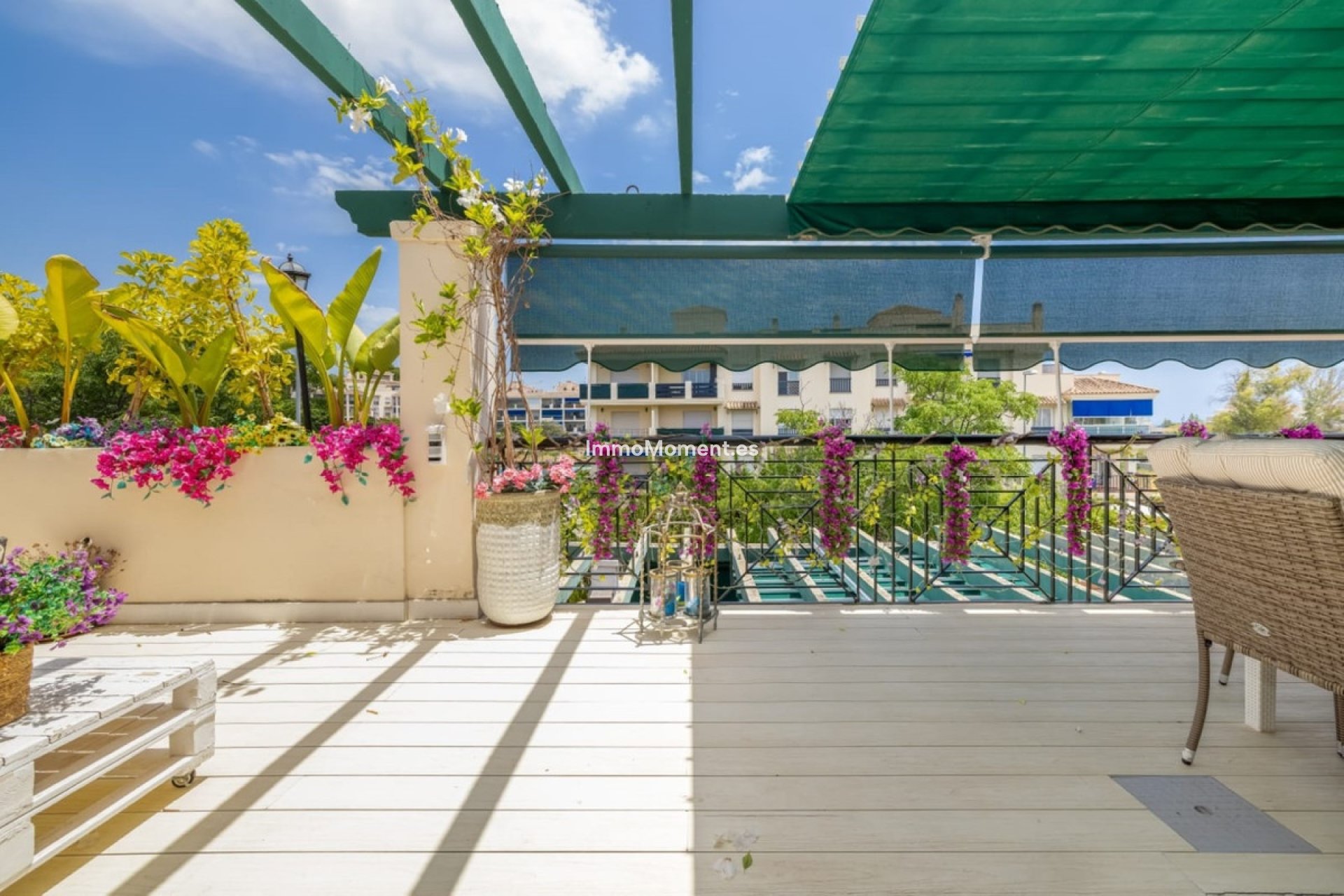 Resale - Apartment - Marbella - Nueva Andalucía