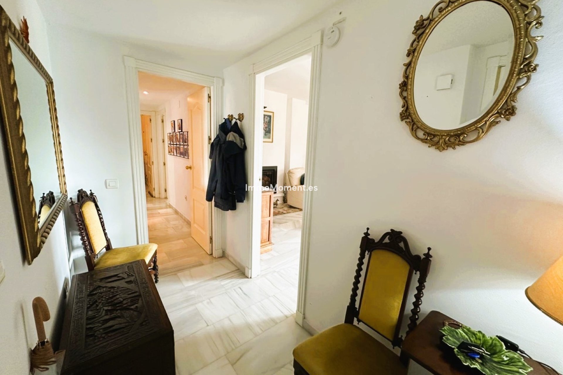 Resale - Apartment - Marbella - Nueva Andalucía