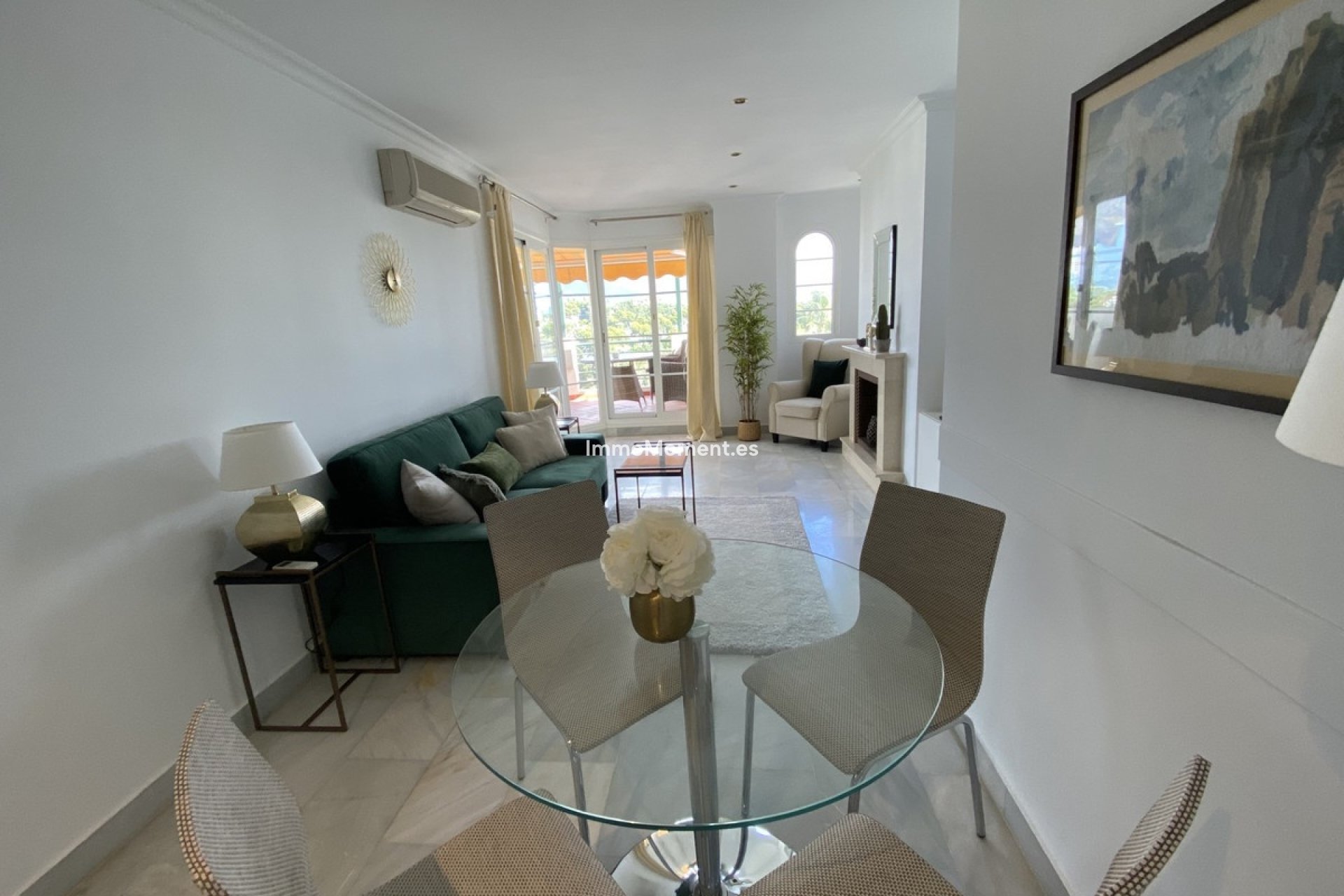 Resale - Apartment - Marbella - Nueva Andalucía