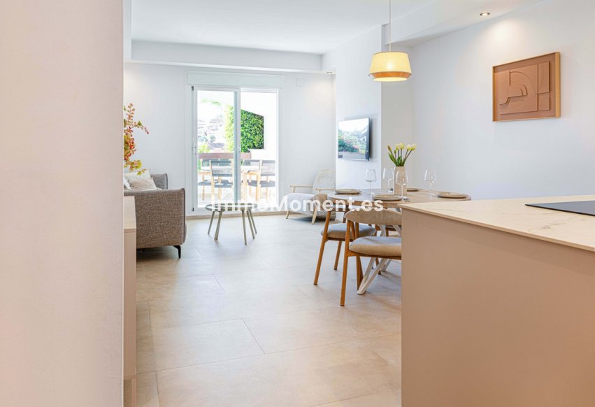 Resale - Apartment - Marbella - Nueva Andalucía