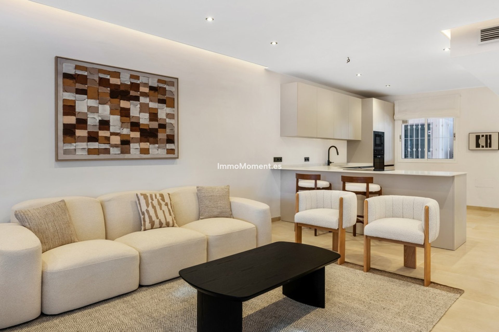 Resale - Apartment - Marbella - Nueva Andalucía