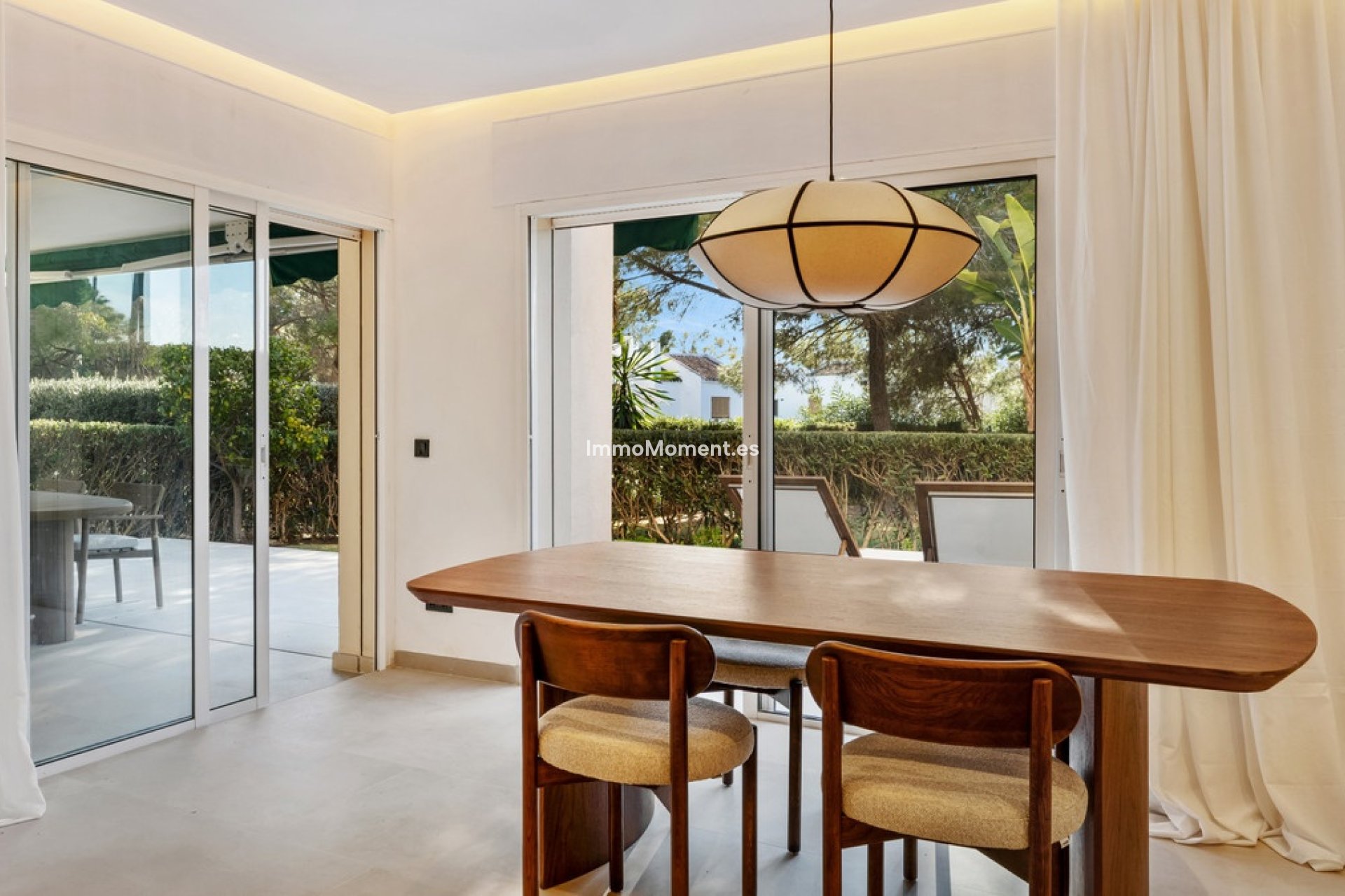 Resale - Apartment - Marbella - Nueva Andalucía