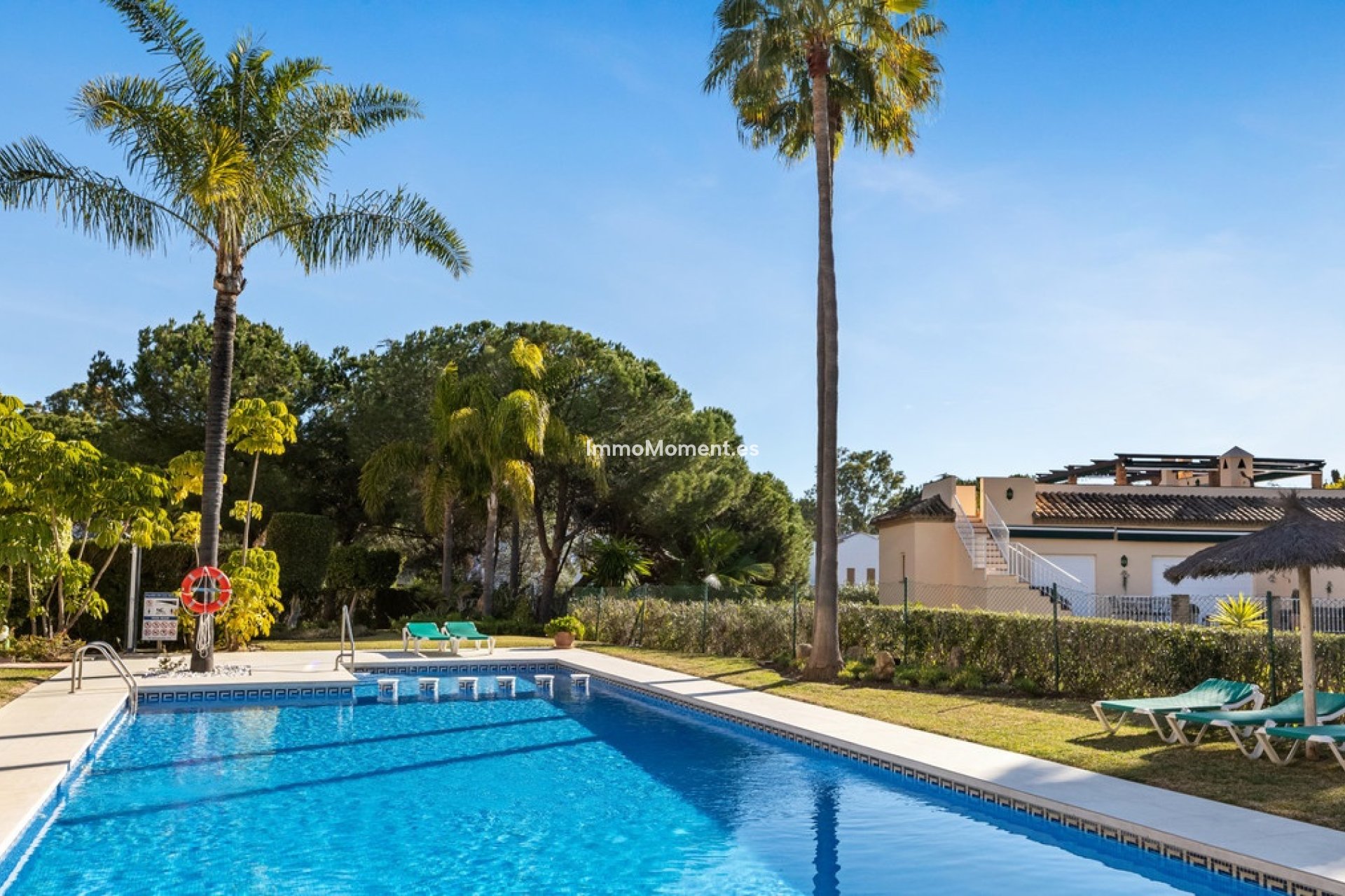 Resale - Apartment - Marbella - Nueva Andalucía