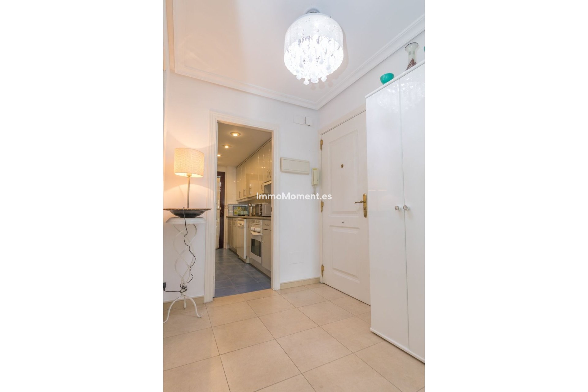 Resale - Apartment - Marbella - Nueva Andalucía